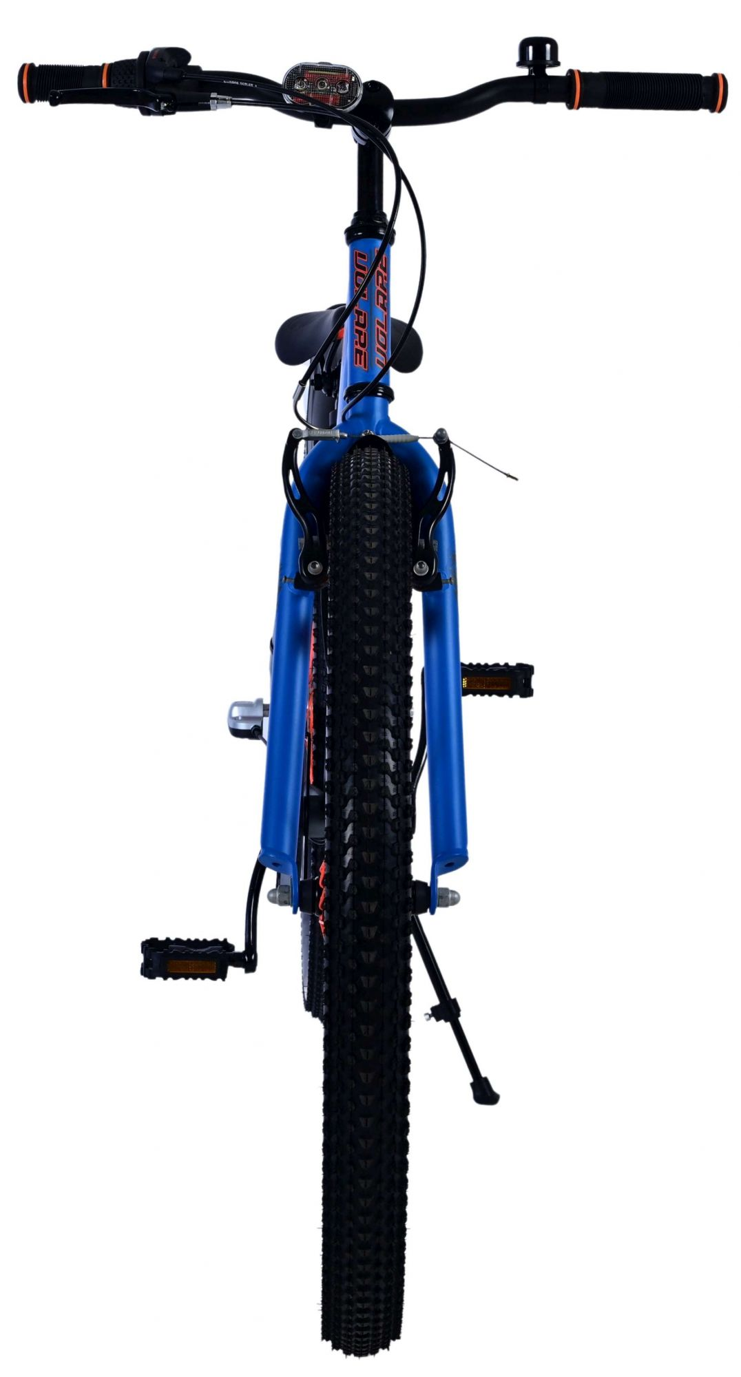 Blaues Fahrrad von vorne, mit Lenker, Pedalen und Reifen sichtbar.