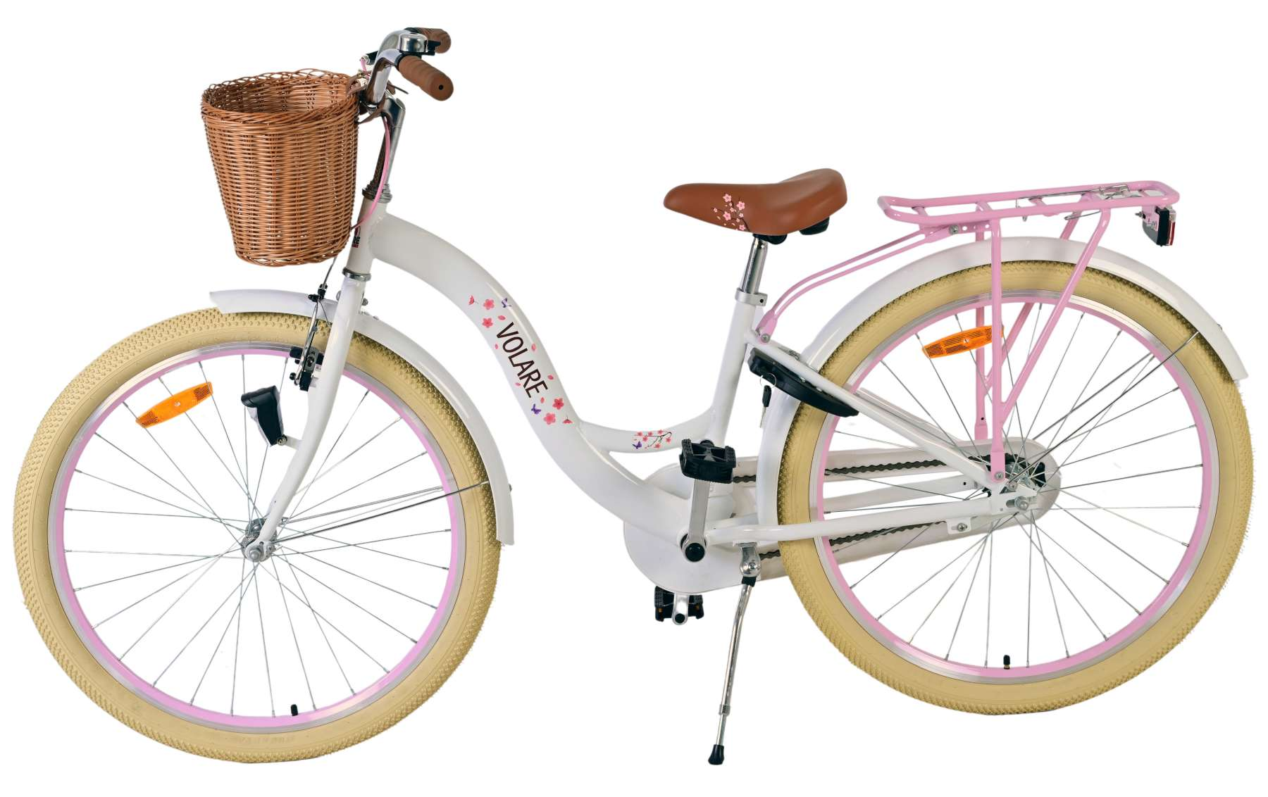Weißes Fahrrad mit rosa Akzenten, Korb und braunem Sattel.