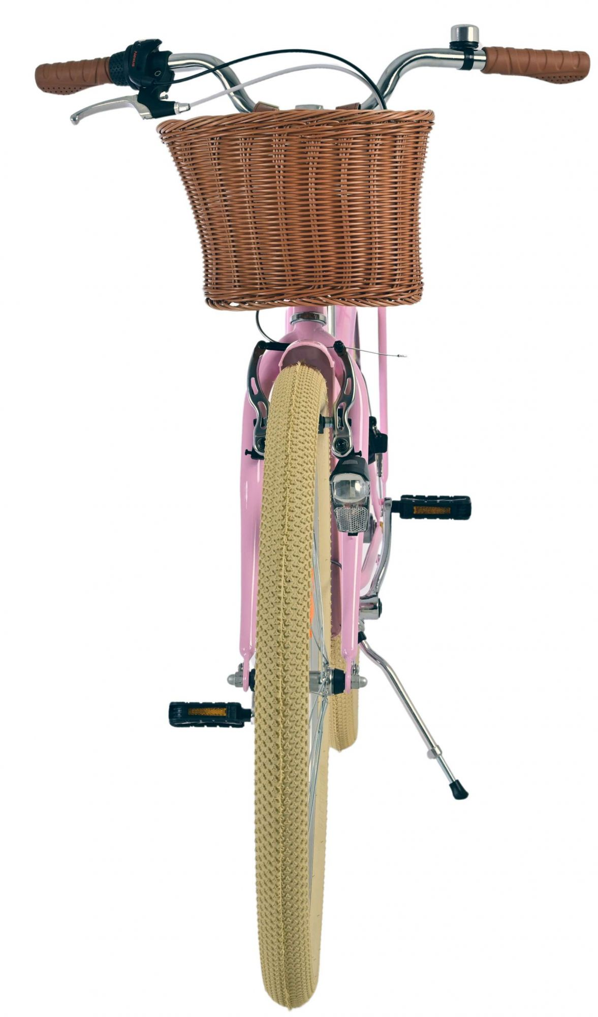 Rosa Fahrrad mit braunem Korb und Griffen, cremefarbenen Reifen, Vorderansicht.