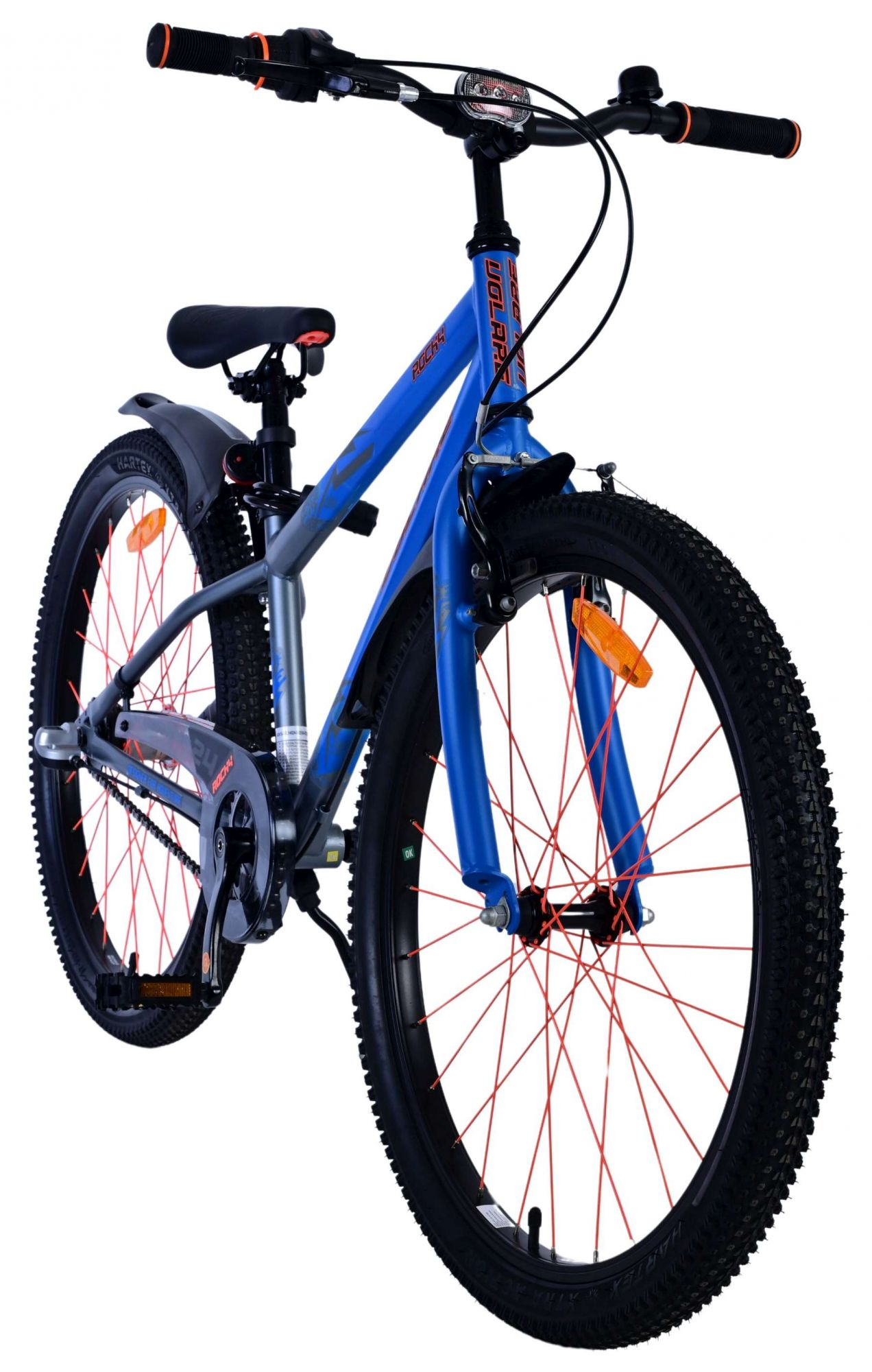 Blaues und silbernes Mountainbike mit schwarzen Reifen und roten Akzenten, Frontansicht.