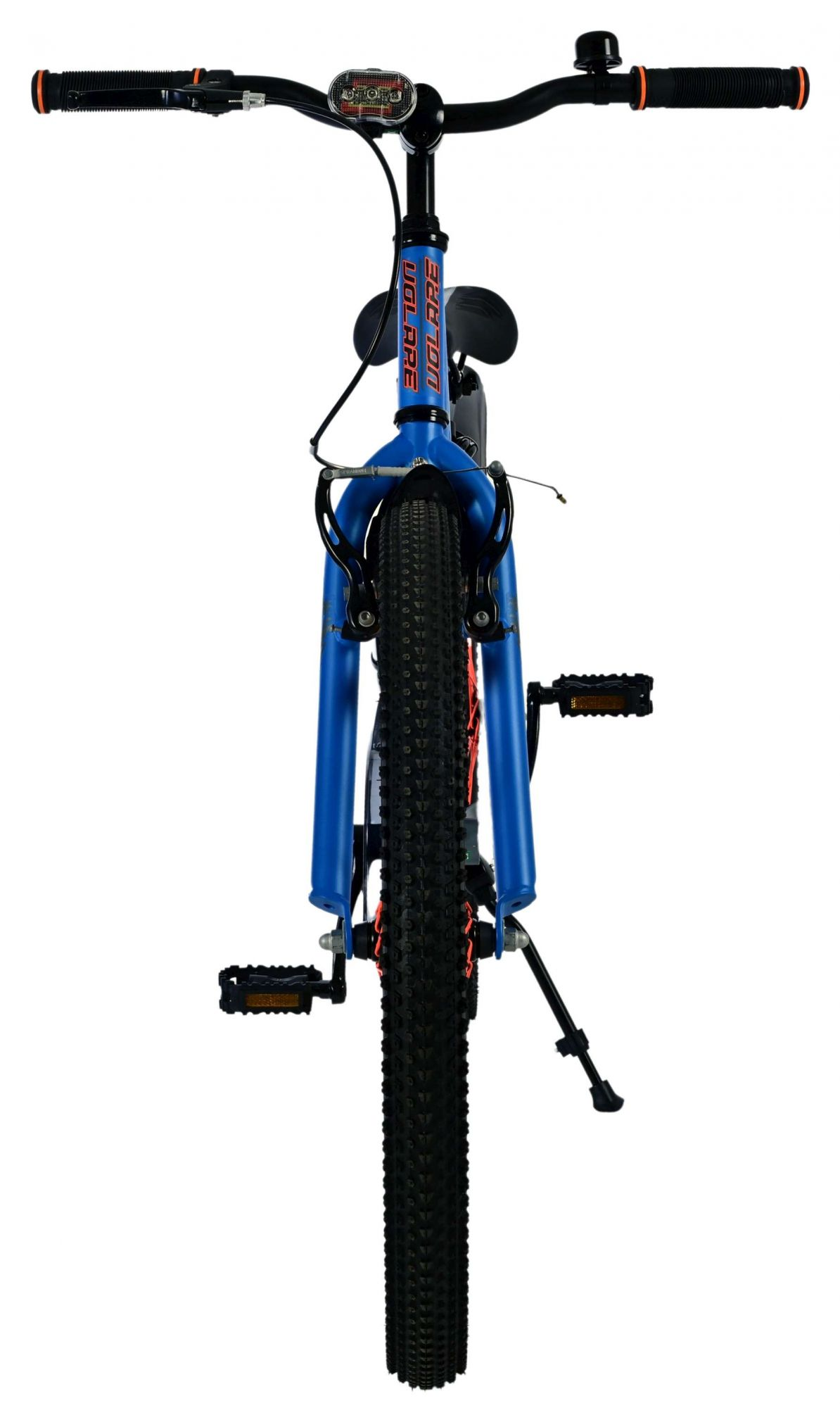 Blaues Fahrrad, schwarze Reifen. Ansicht von vorne. Lenker und Pedale sichtbar.