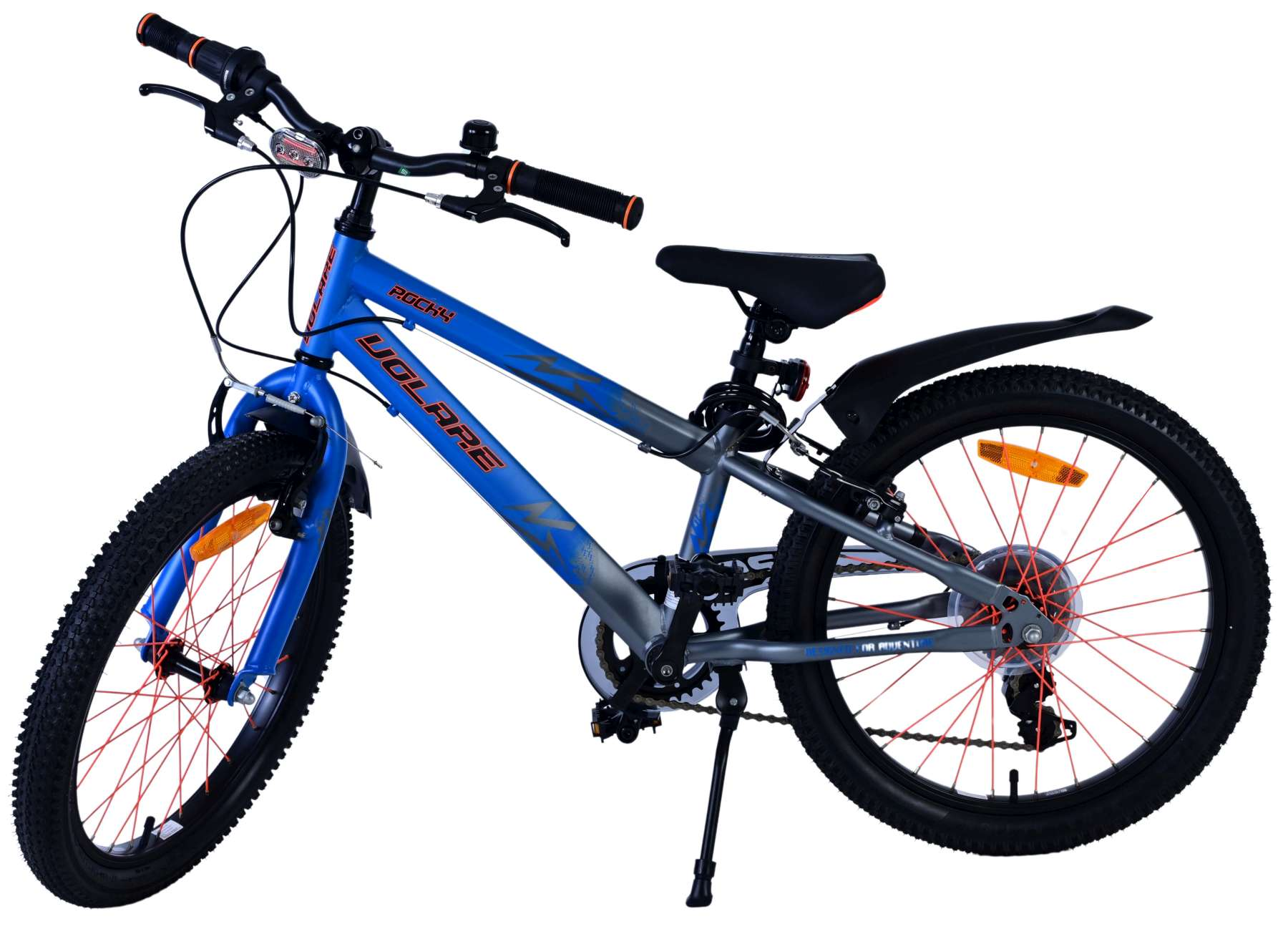 Ein blaues und graues Fahrrad auf weißem Hintergrund.