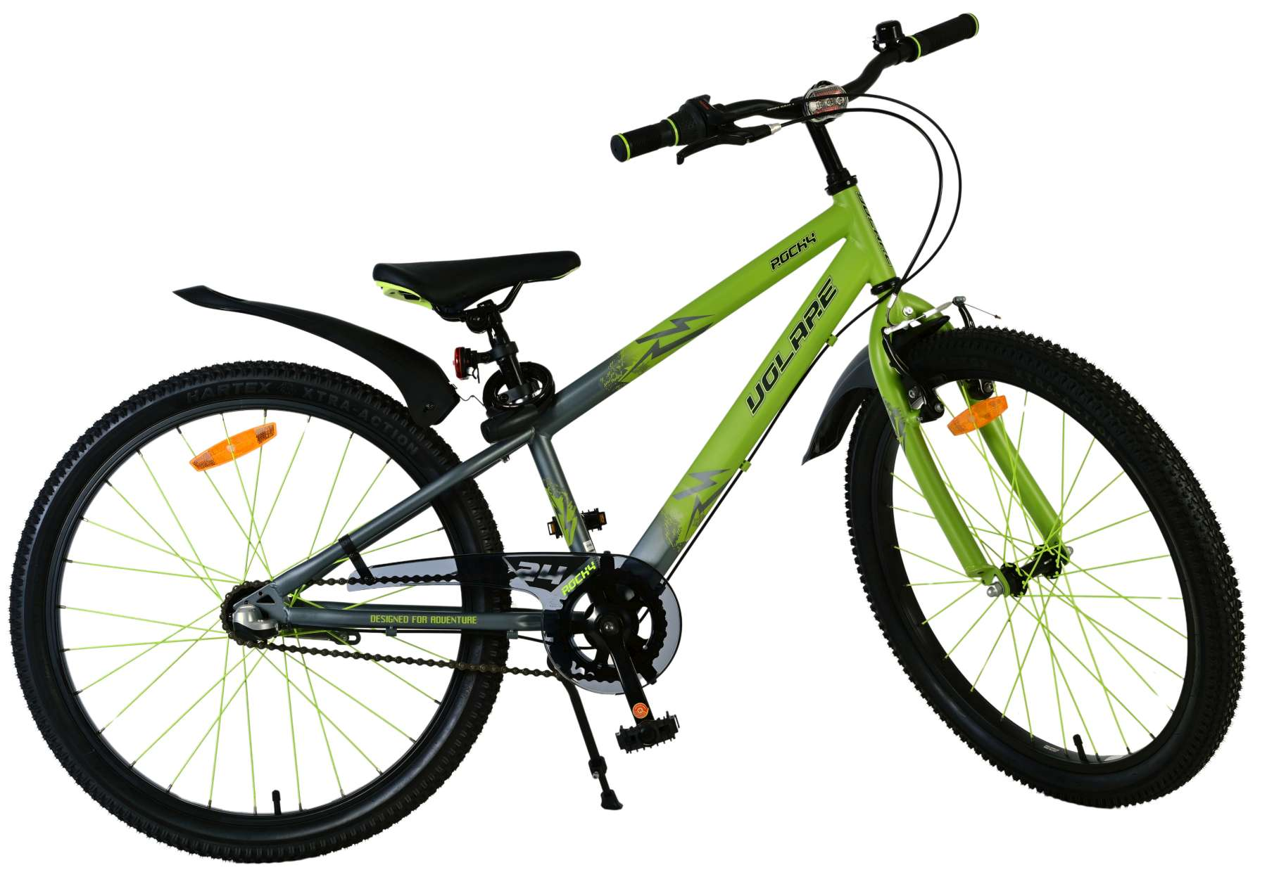 Grünes und graues Fahrrad, Seitenansicht, mit einem schwarzen Kotflügel. Weißer Hintergrund.