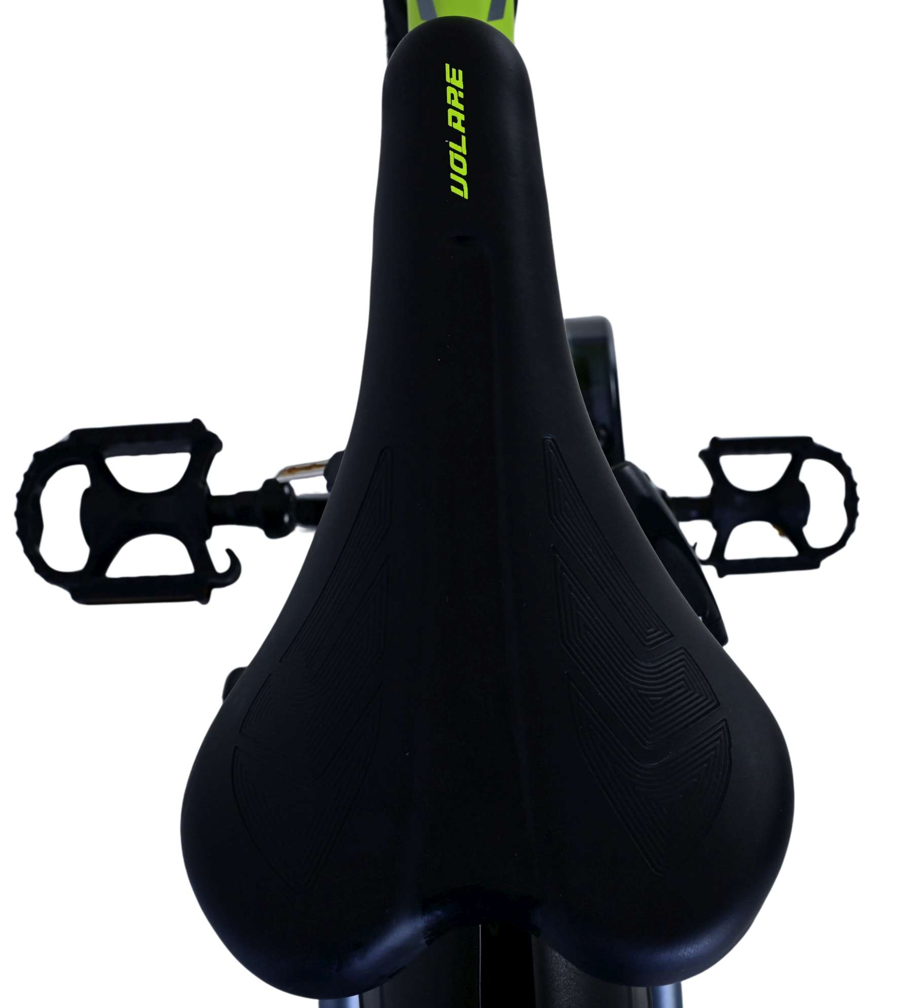 Schwarzer Fahrradsattel. Grüner 'VOLARE'-Text auf der Rückseite. Schwarze Pedale. Weißer Hintergrund.