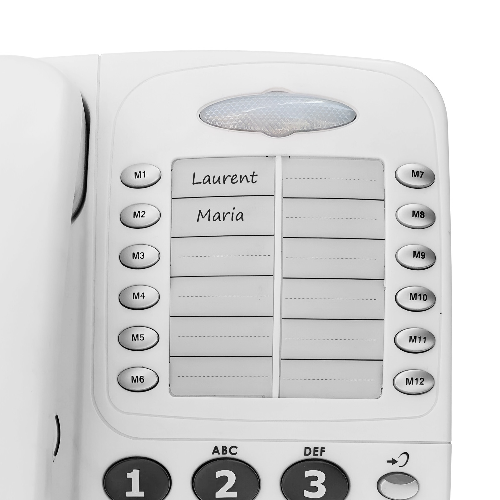 Ein weißes Telefon mit mehreren beschrifteten Tasten, das zwei Namen zeigt: Laurent und Maria.