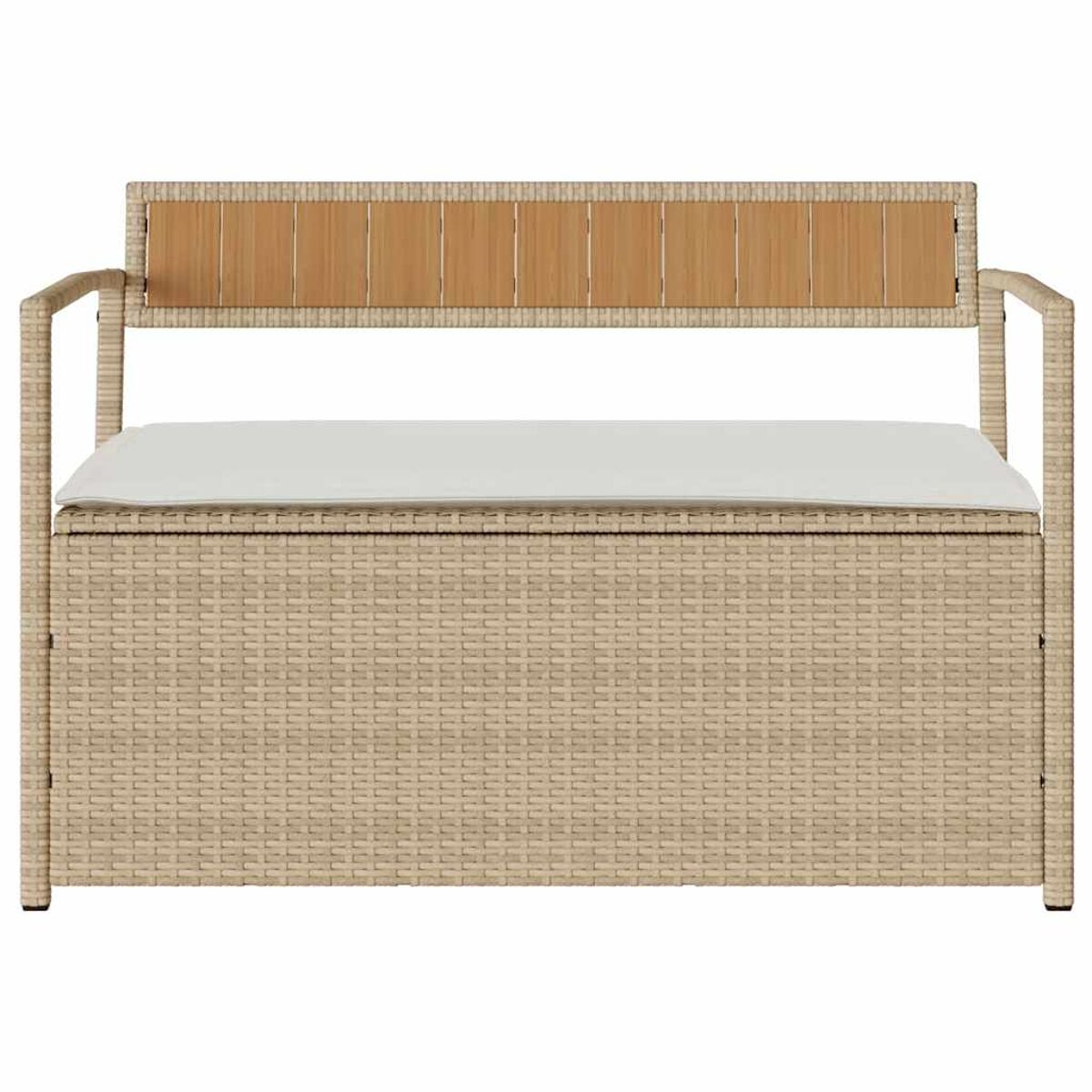 Panca in vimini beige con schienale in legno. Cuscino bianco sul sedile.