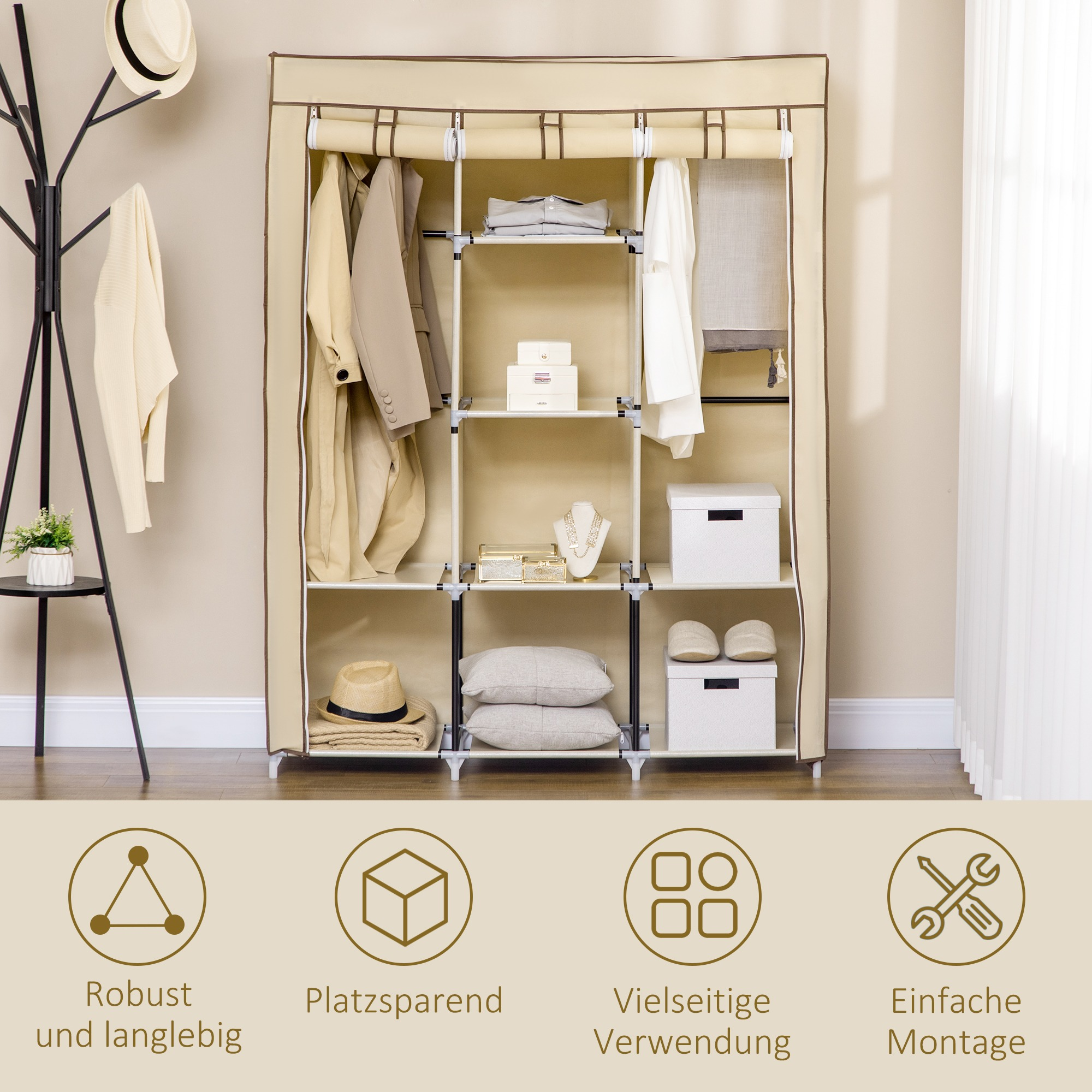 Beigefarbener Kleiderschrank mit Kleidung, Schuhen und Accessoires.