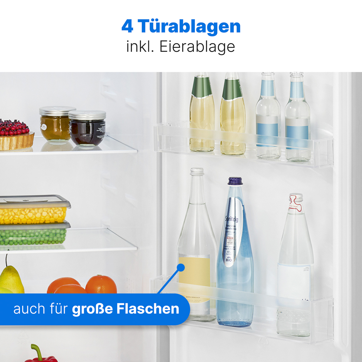 Kühlschrankinnenraum. Flaschen, Gläser und Behälter auf Regalen. Text: auch für große Flaschen.