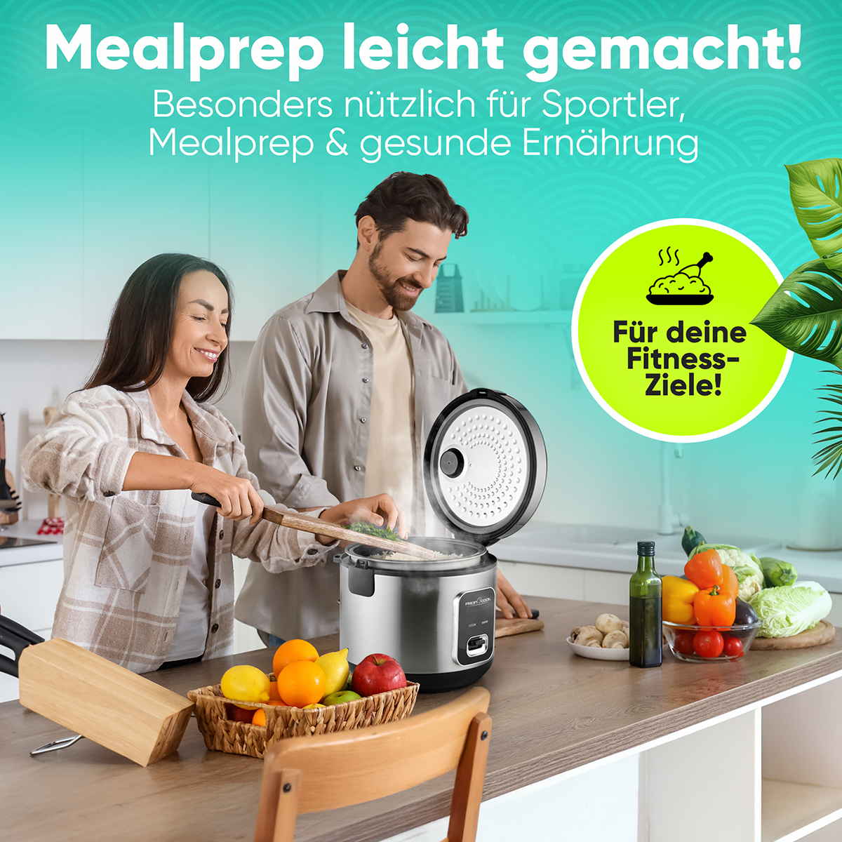 Para przygotowująca posiłek z użyciem ryżowaru, otoczona owocami i warzywami.