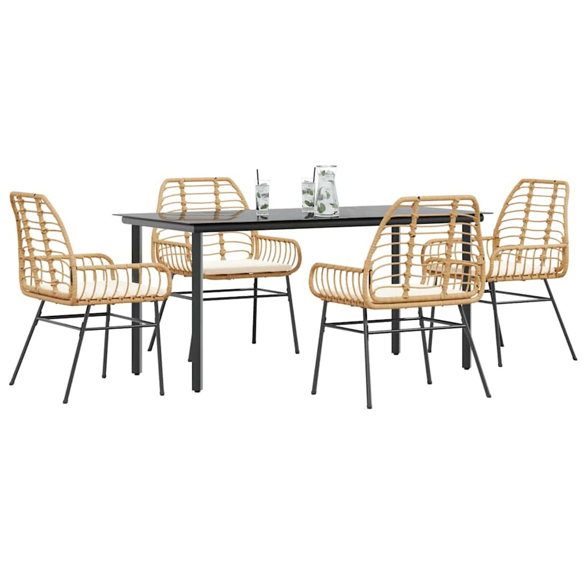 Set da pranzo per esterni con tavolo e sedie. Arredamento in rattan. Sfondo bianco.