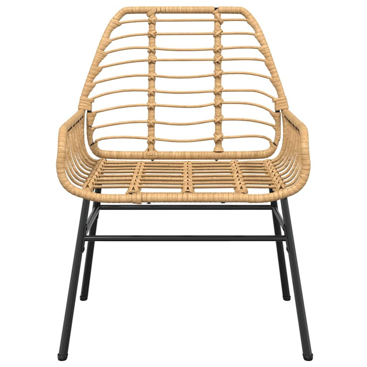 Una sedia in rattan con gambe nere, vista frontalmente, su sfondo bianco.