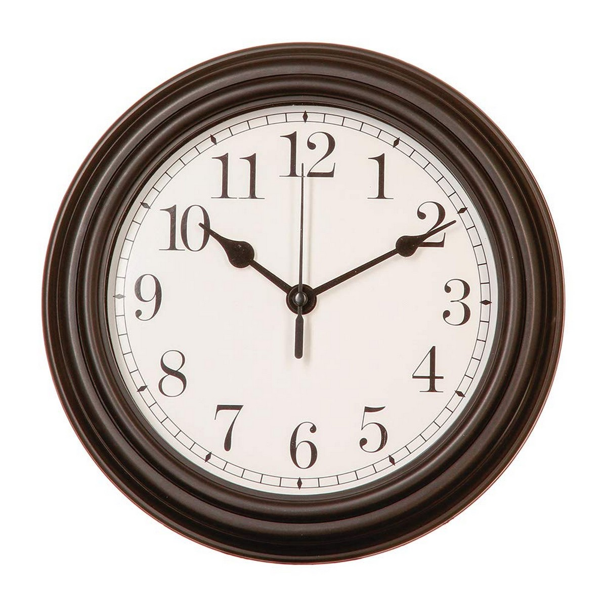 Un orologio rotondo con cornice marrone con quadrante bianco e lancette nere, alle 9:59.