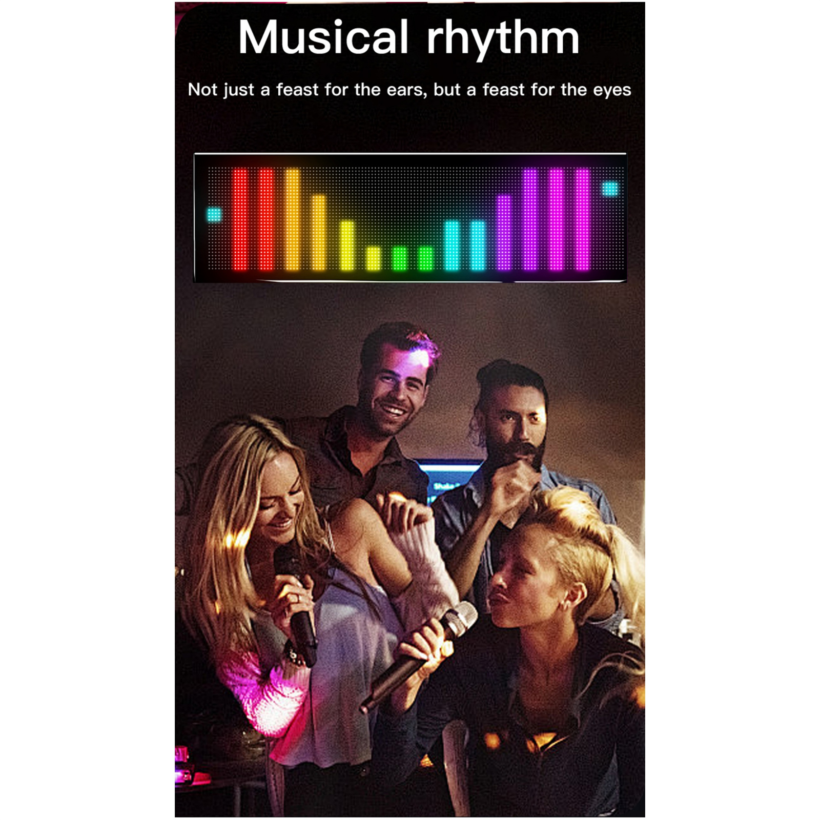 Vier Personen singen in Mikrofone mit einem musikalischen Rhythmusbalken darüber.