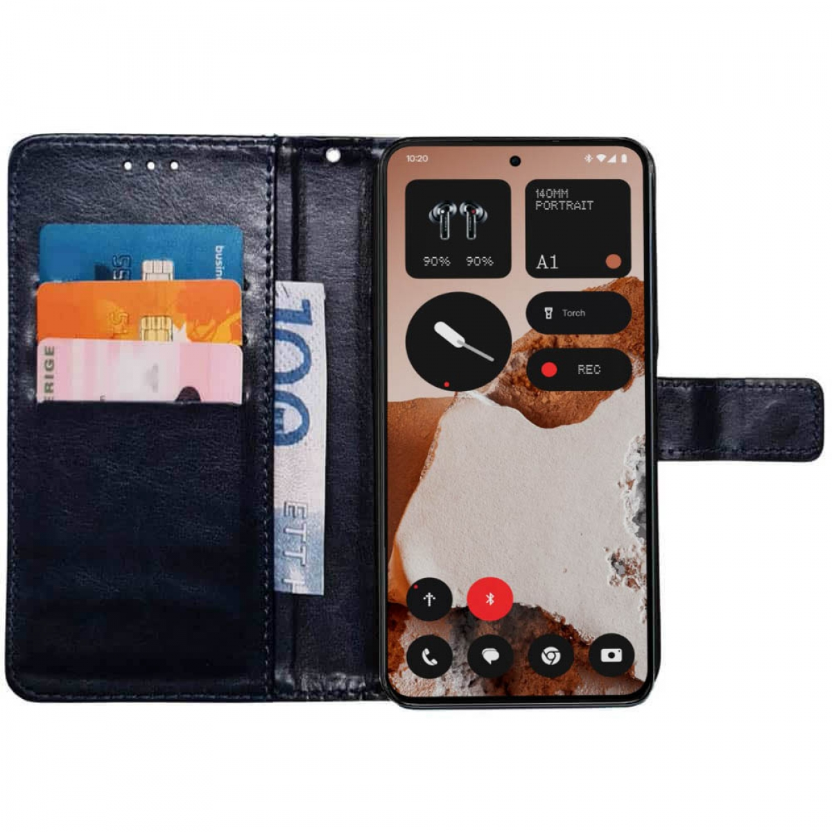 Telefon in einer Brieftasche mit Karten und Geld, zeigt den Bildschirm mit App-Symbolen, auf weißer Oberfläche.