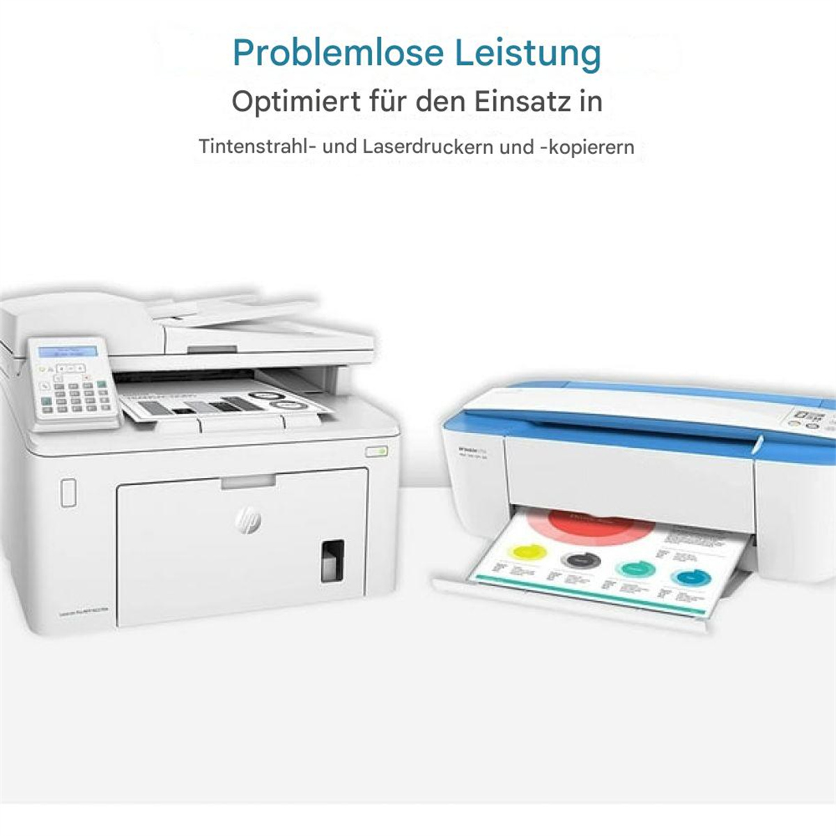 Zwei Drucker: ein weißer Multifunktionsdrucker und ein weißer Tintenstrahldrucker, der eine Farbseite druckt.