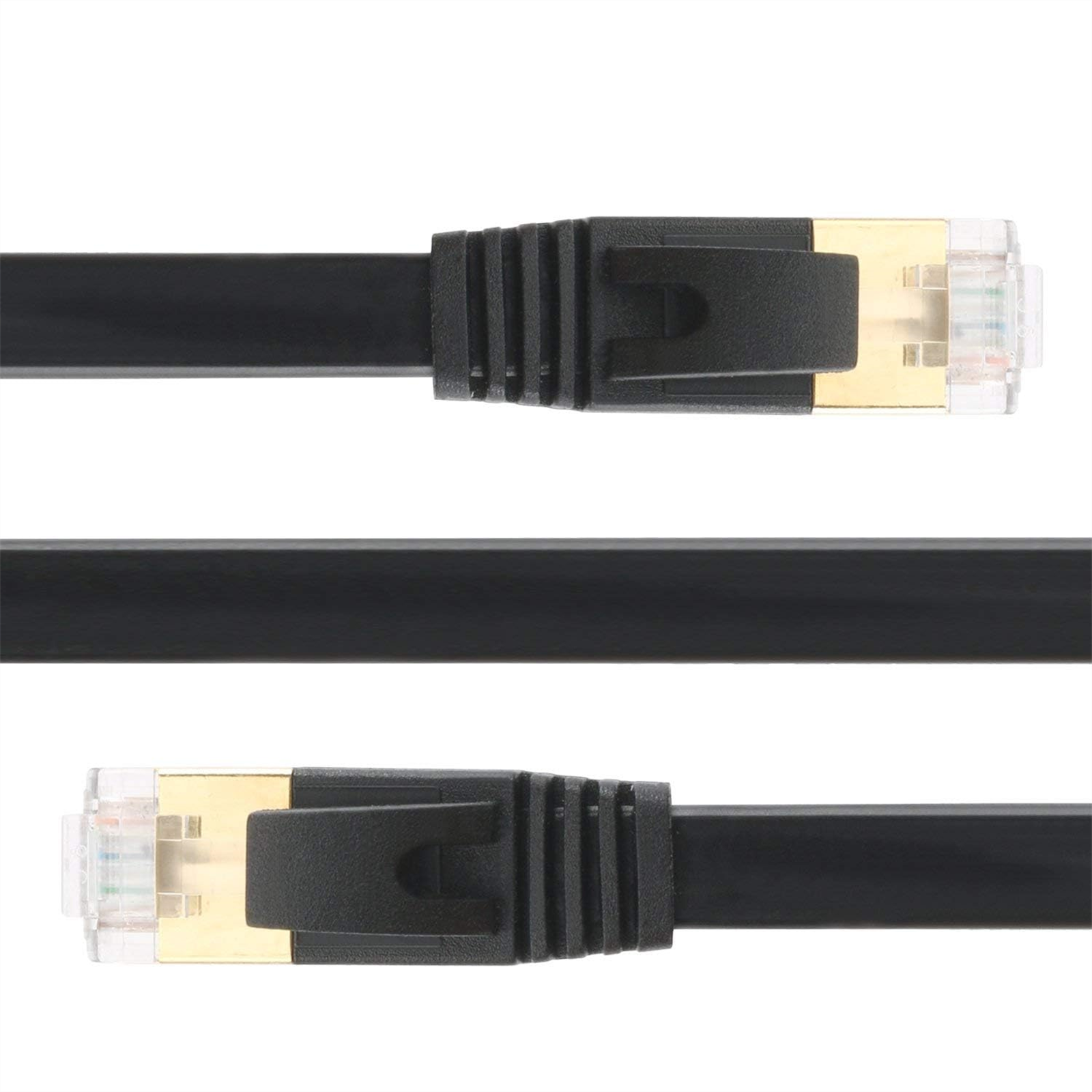 Schwarzes Ethernet-Kabel mit Steckern. Goldene Stecker, schwarzes Kabel. Weißer Hintergrund. Nahaufnahme.