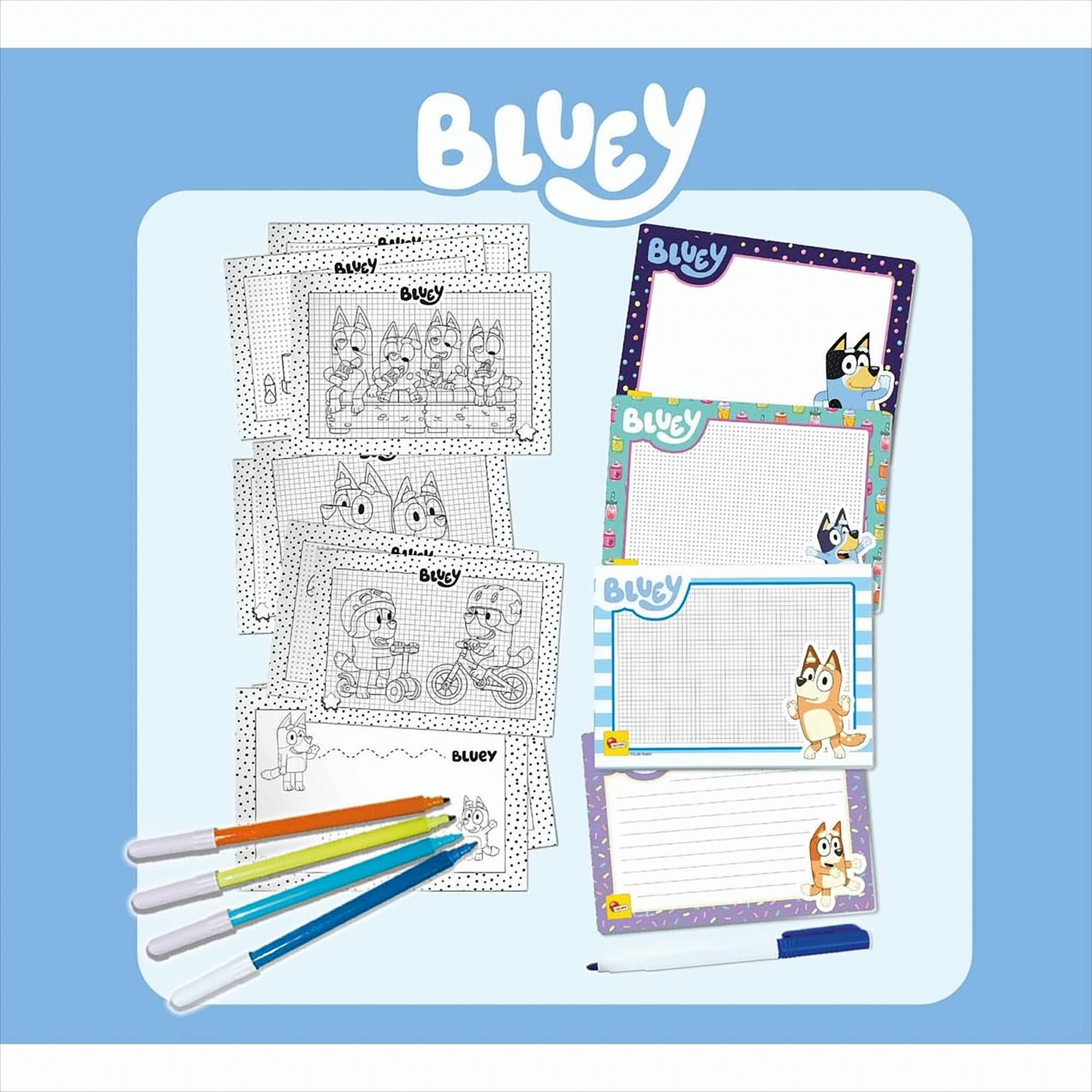 Bluey-thema briefpapier set met kleurplaten, stickers en markers op een blauwe achtergrond.