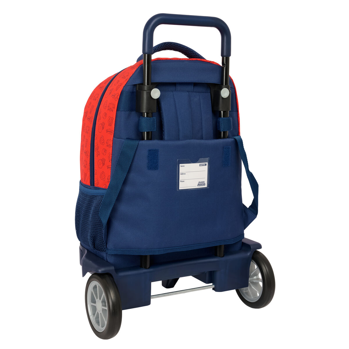 Roter und blauer Rollrucksack mit Namensschildschlitz und zwei Rädern. Weißer Hintergrund.