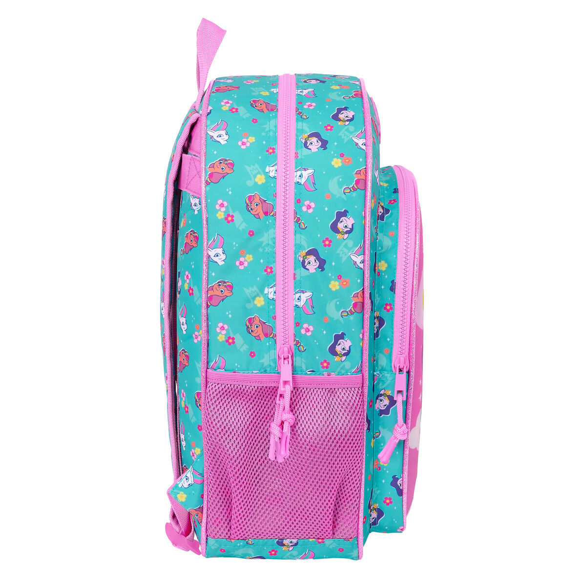 Rucksack mit türkisblauem Hintergrund, rosa Reißverschlüssen und Zeichentrickfiguren.
