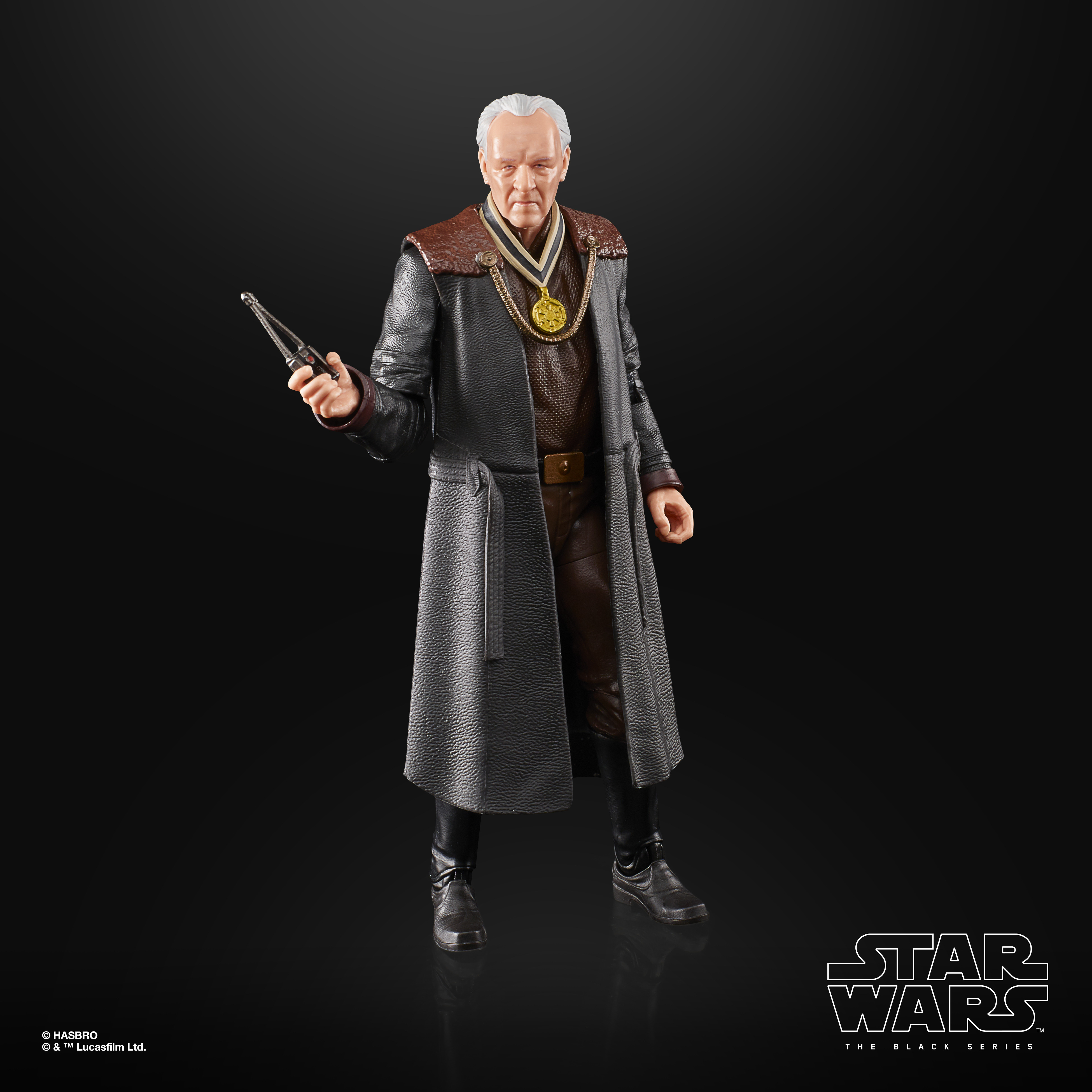 Figura de acción de Star Wars de un hombre con un abrigo largo, sosteniendo un dispositivo. Fondo negro.