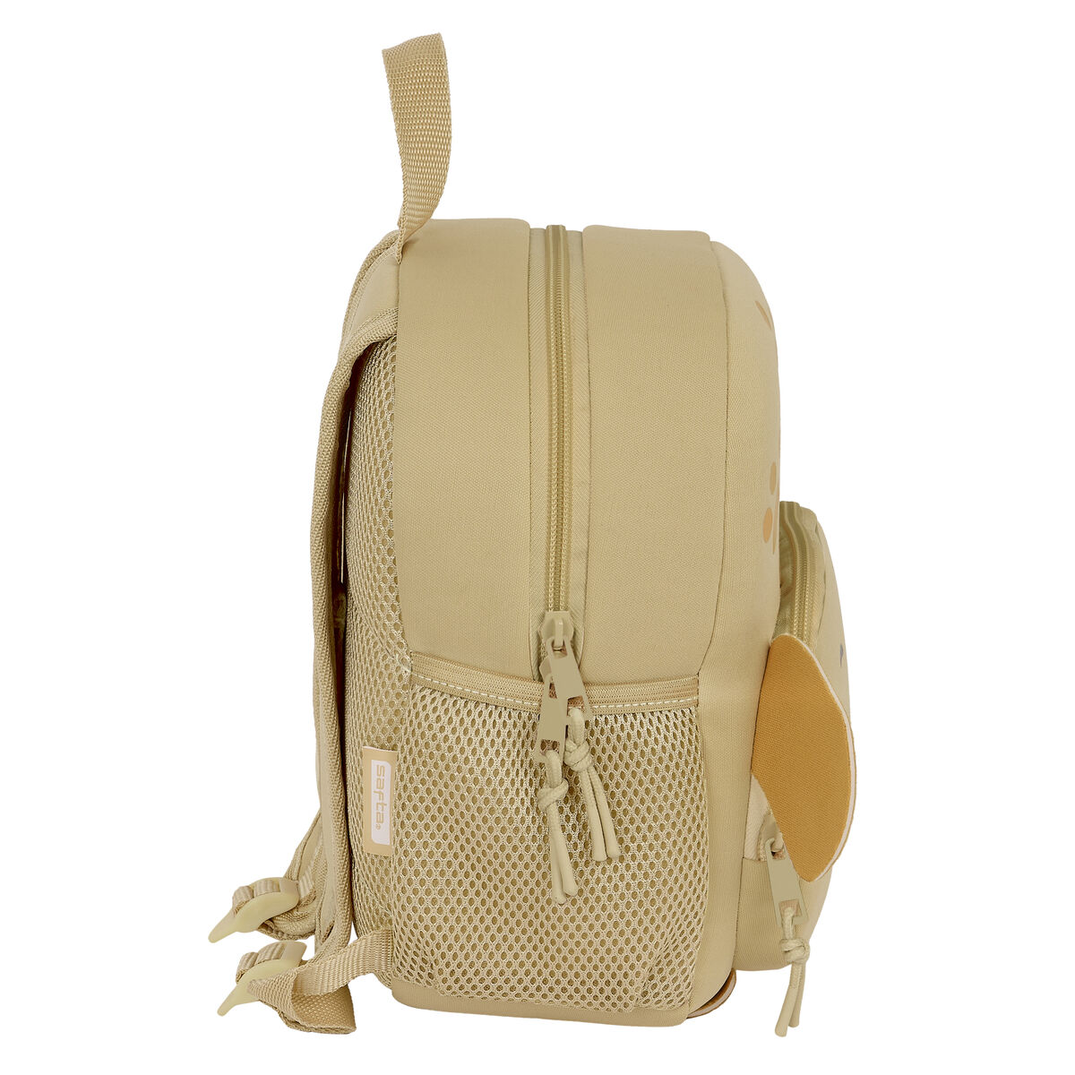 Seitenansicht eines beigen Rucksacks. Er hat eine Netztasche, einen Reißverschluss und eine kleine Seitentasche.