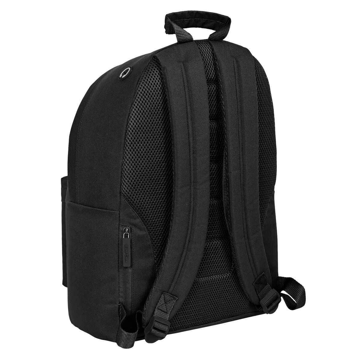 Schwarzer Rucksack mit Mesh-Rückenteil und Seitentasche. Er hat einen Reißverschluss und verstellbare Träger.
