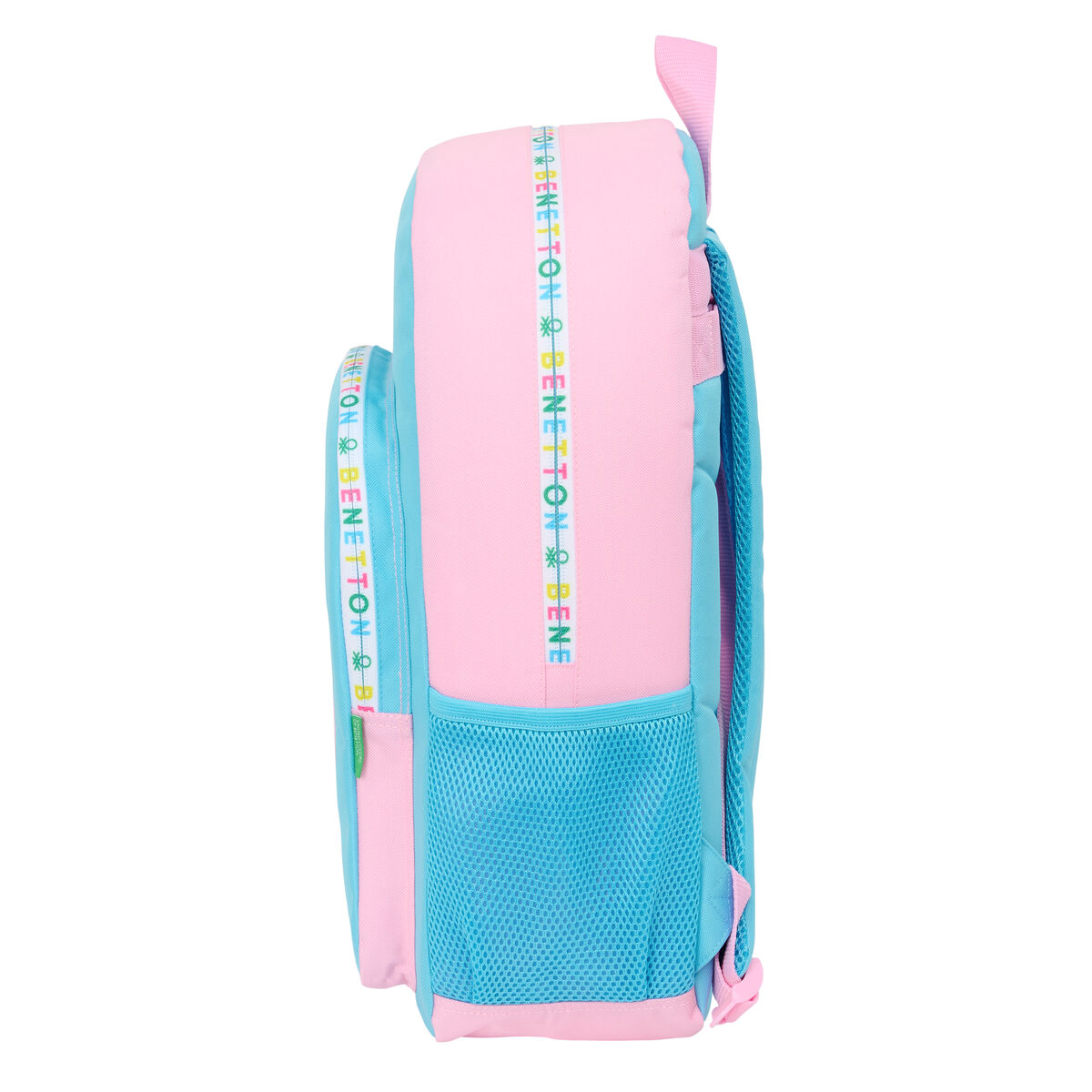 Rosa und blauer Rucksack. Seitenansicht, mit einer Seitentasche und einem Griff. Markenname an der Seite.