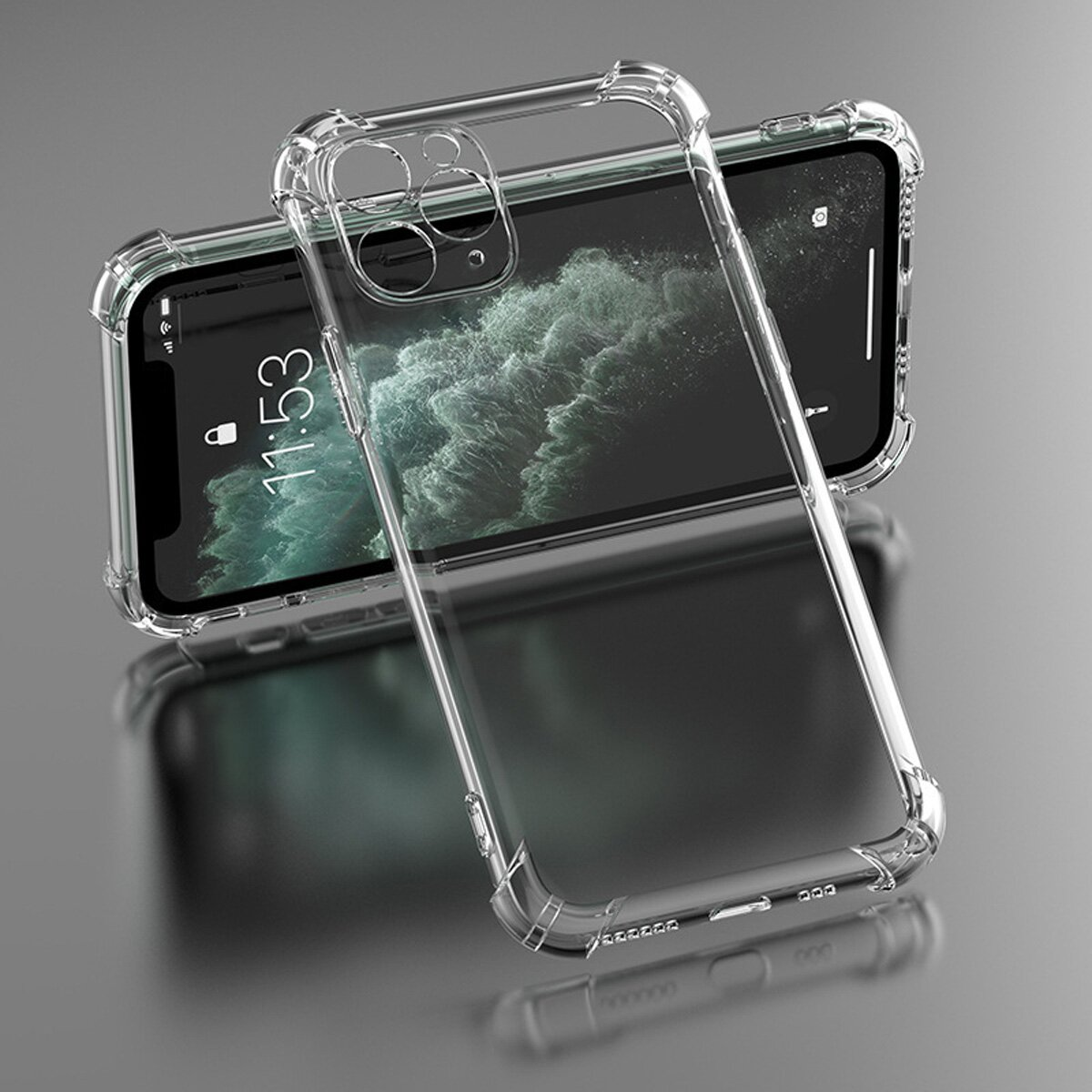 Eine transparente Handyhülle über einem schwarzen Telefon. Das Telefon liegt auf einer reflektierenden Oberfläche.