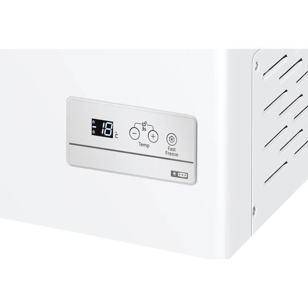 Primo piano di un pannello di controllo del congelatore bianco con display e pulsanti.