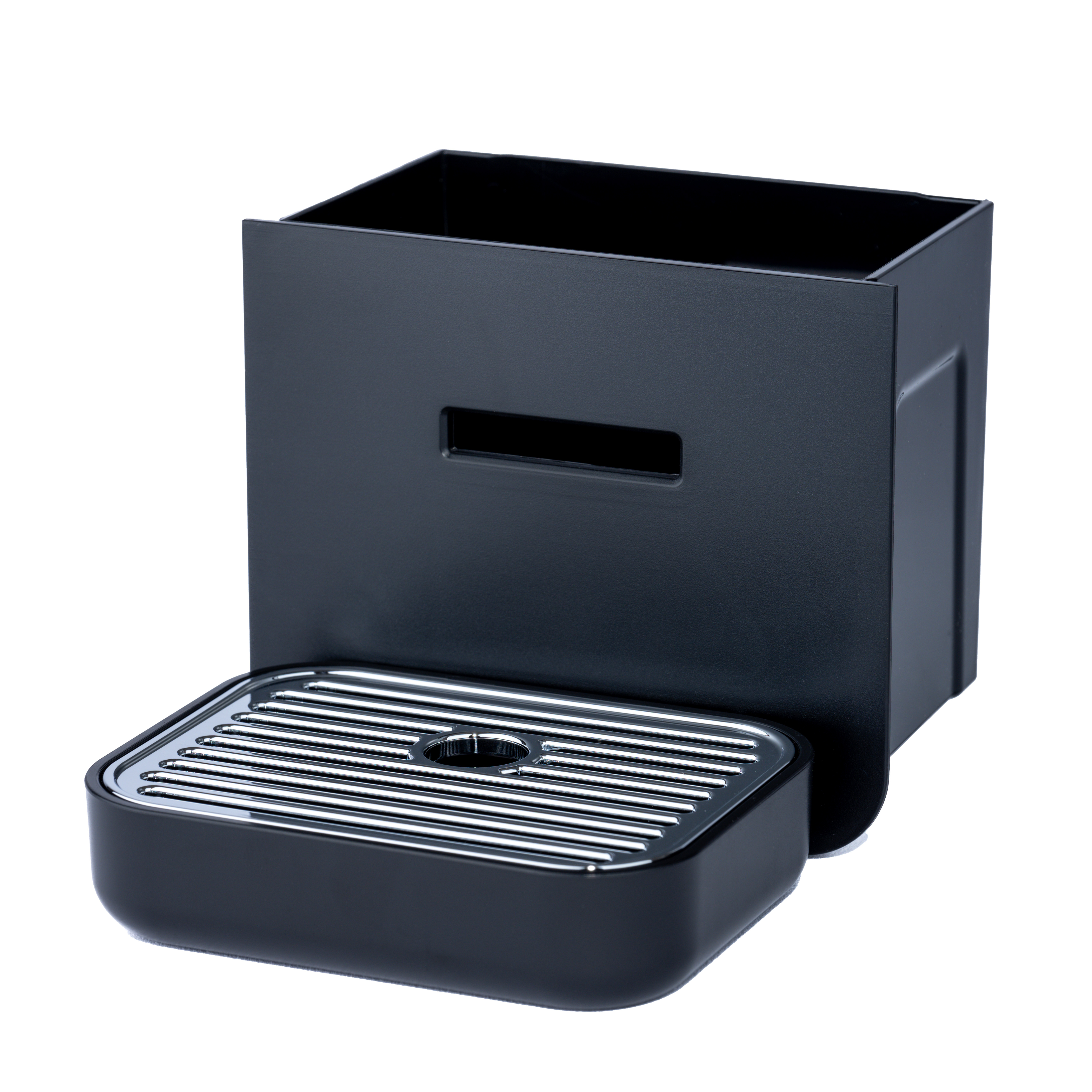 Czarny pojemnik na odpady do ekspresu i tacka ociekowa. Na białym tle.