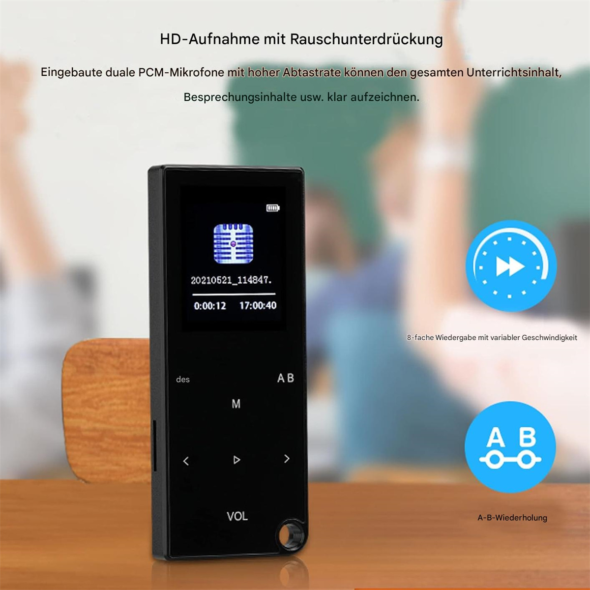 Schwarzer digitaler Sprachrekorder. Anzeige mit Zeit und Tasten sichtbar.
