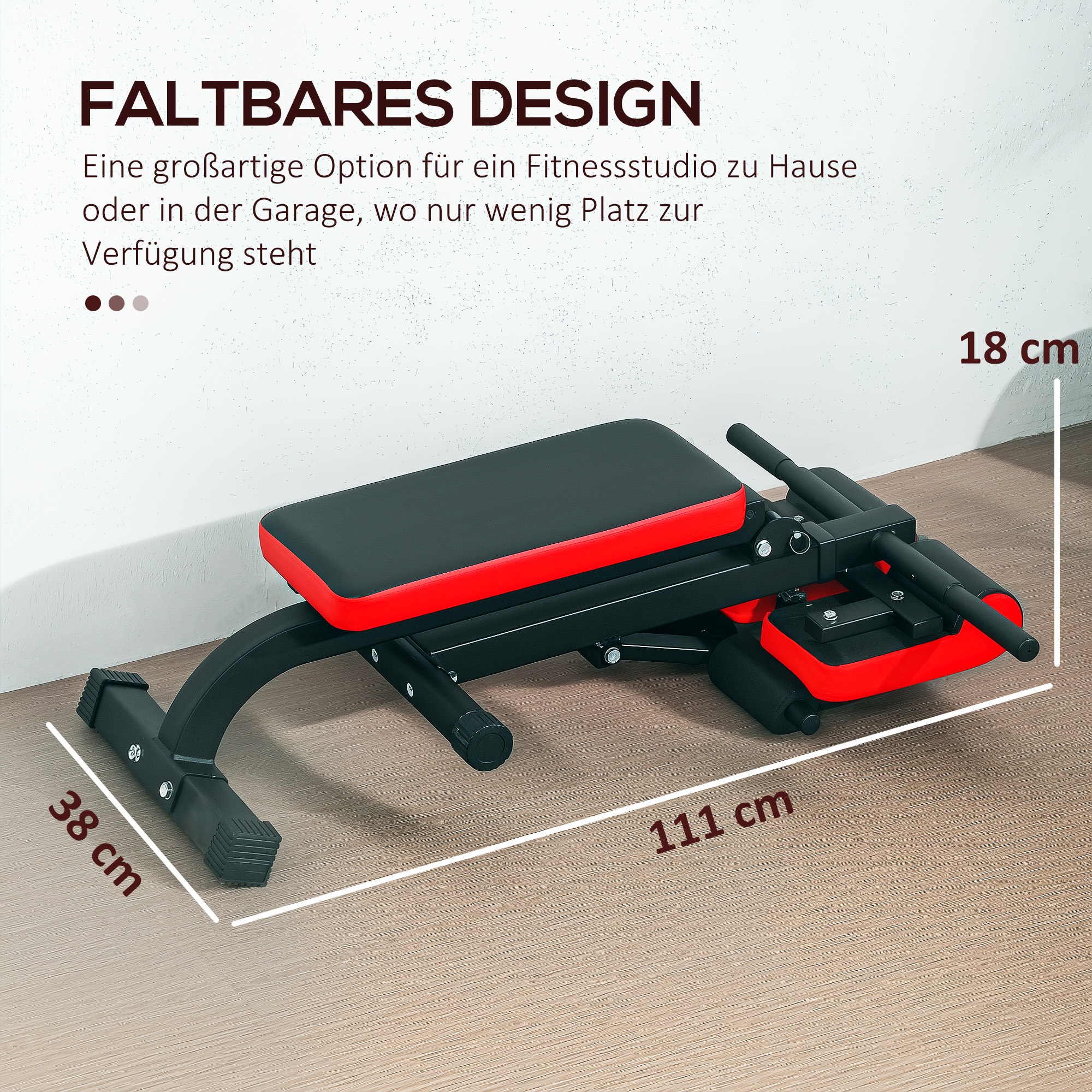 Klappbare Trainingsbank mit roter Polsterung und schwarzem Rahmen. Abmessungen: 111 cm lang, 38 cm hoch, 18 cm breit.