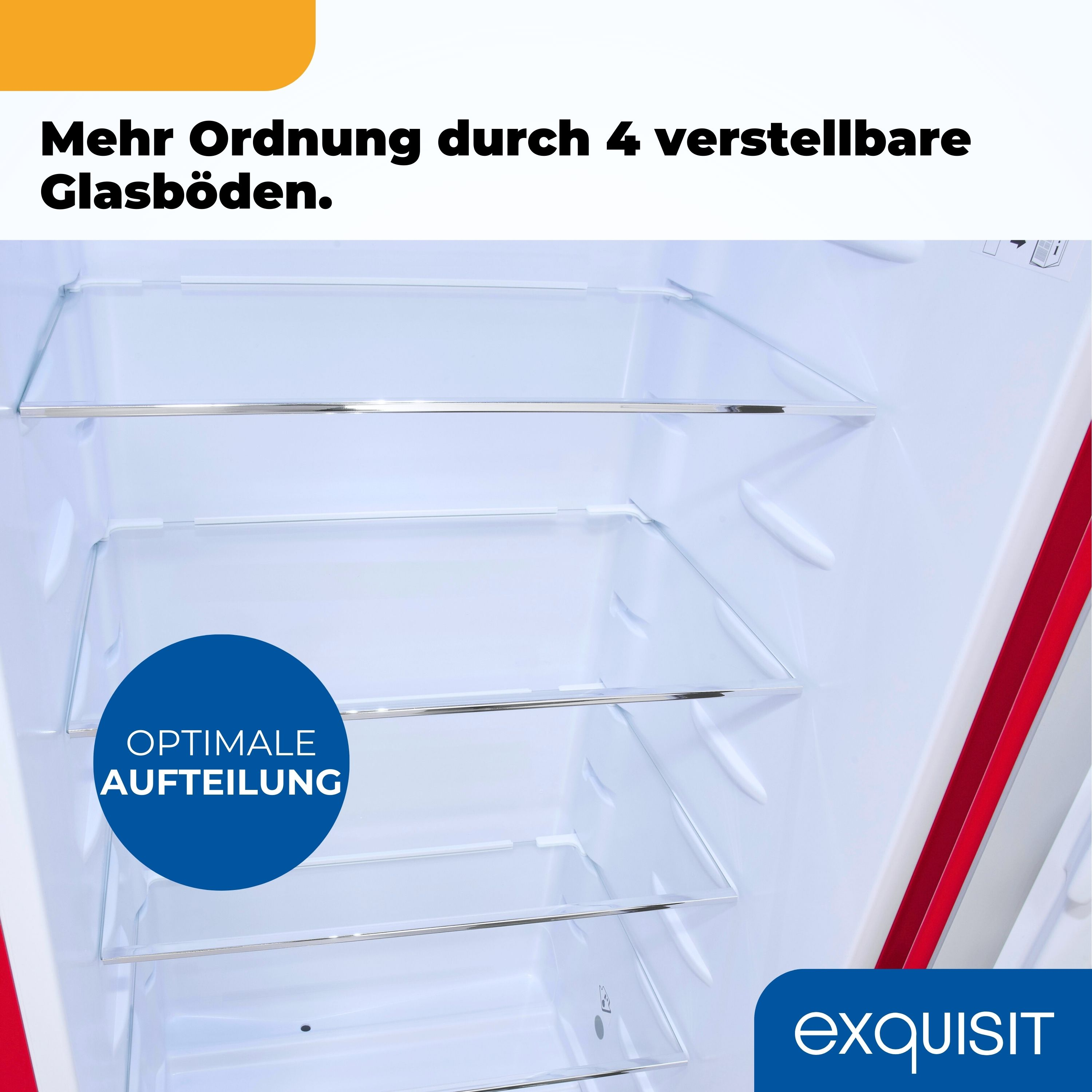 Ein Kühlschrank mit sichtbaren Regalen. Die Regale sind klar und der Innenraum ist weiß.