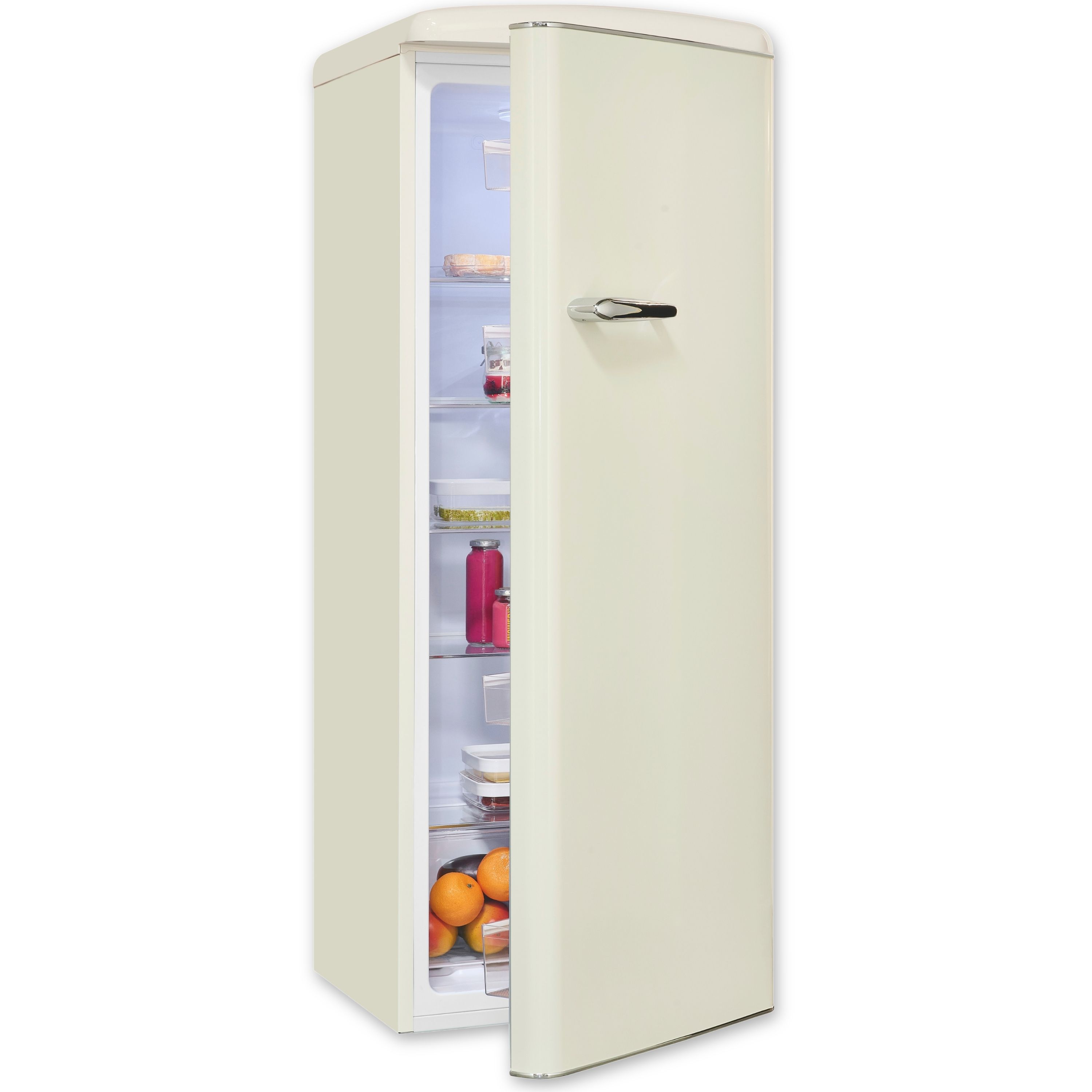Cremefarbener Retro-Kühlschrank mit offener Tür, zeigt Regale mit Lebensmitteln.