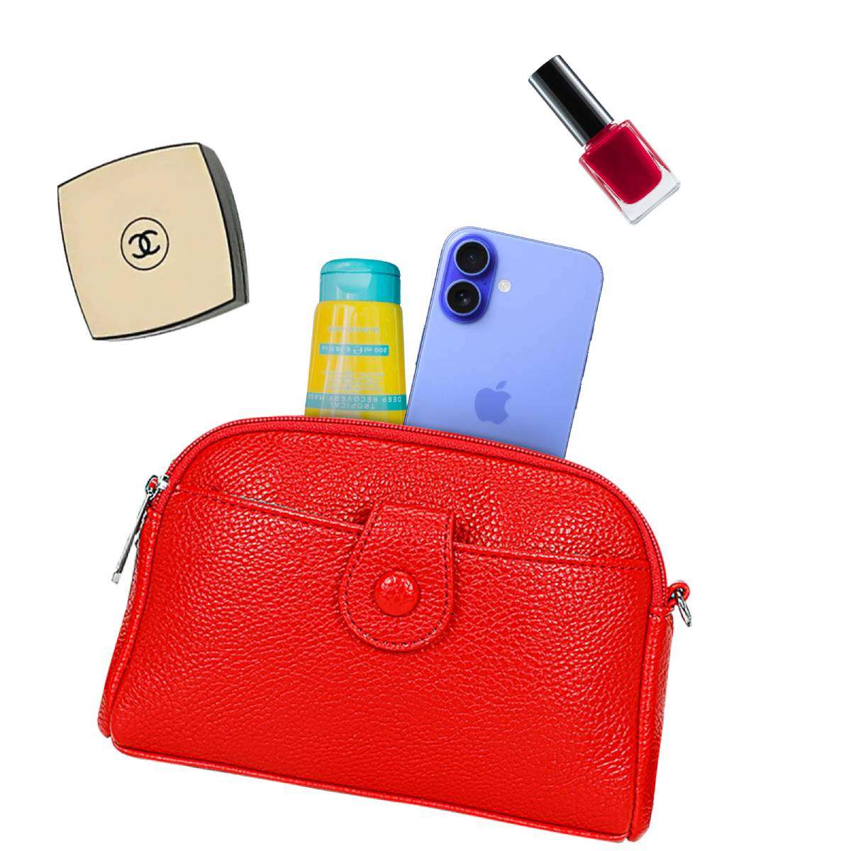 Rote Handtasche mit Gegenständen: Make-up, Telefon, Nagellack und Händedesinfektionsmittel. Alle Artikel auf weißem Hintergrund.