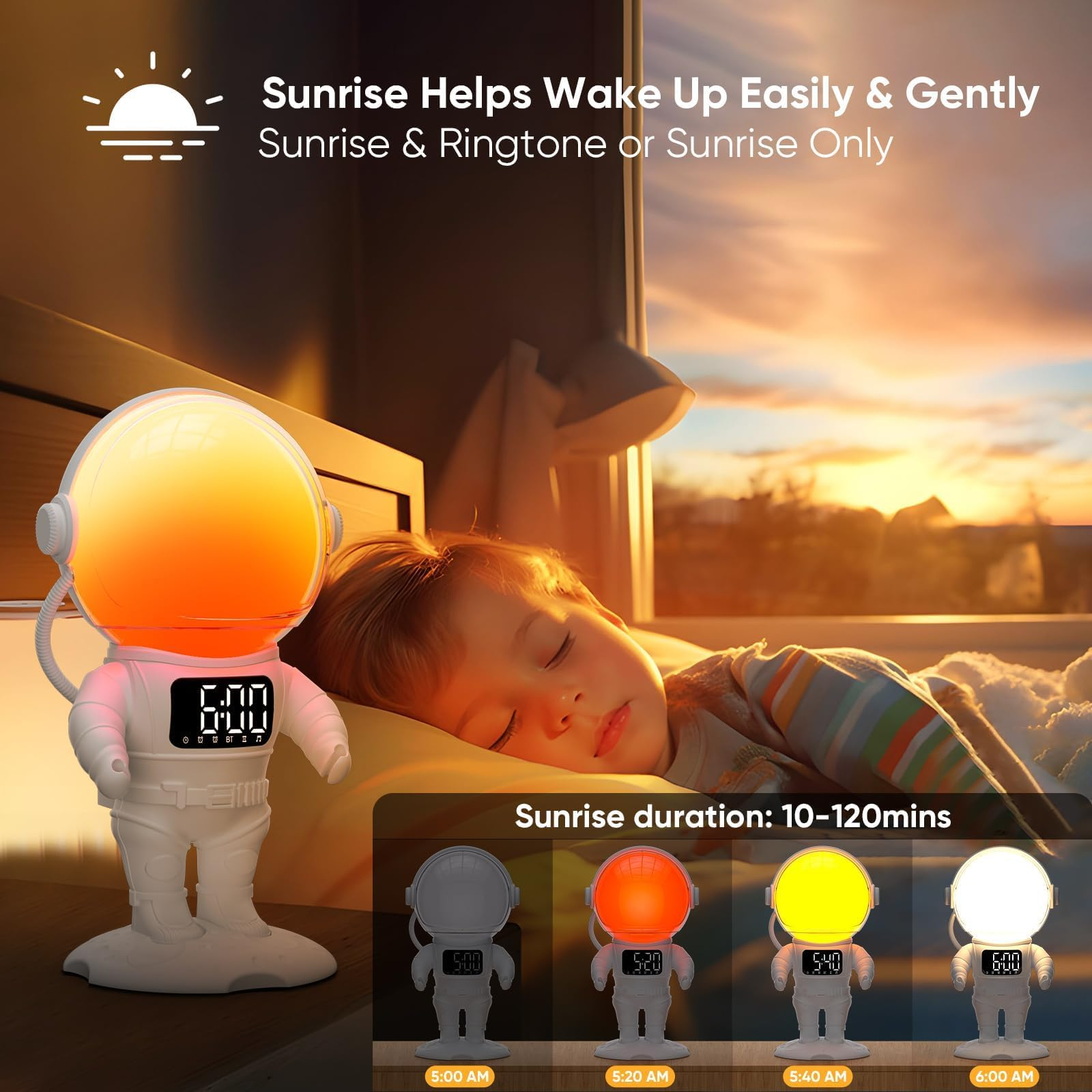 Ein Kind schläft neben einer astronautenförmigen Lampe. Die Lampe hat eine Digitaluhr und orangefarbenes Licht.