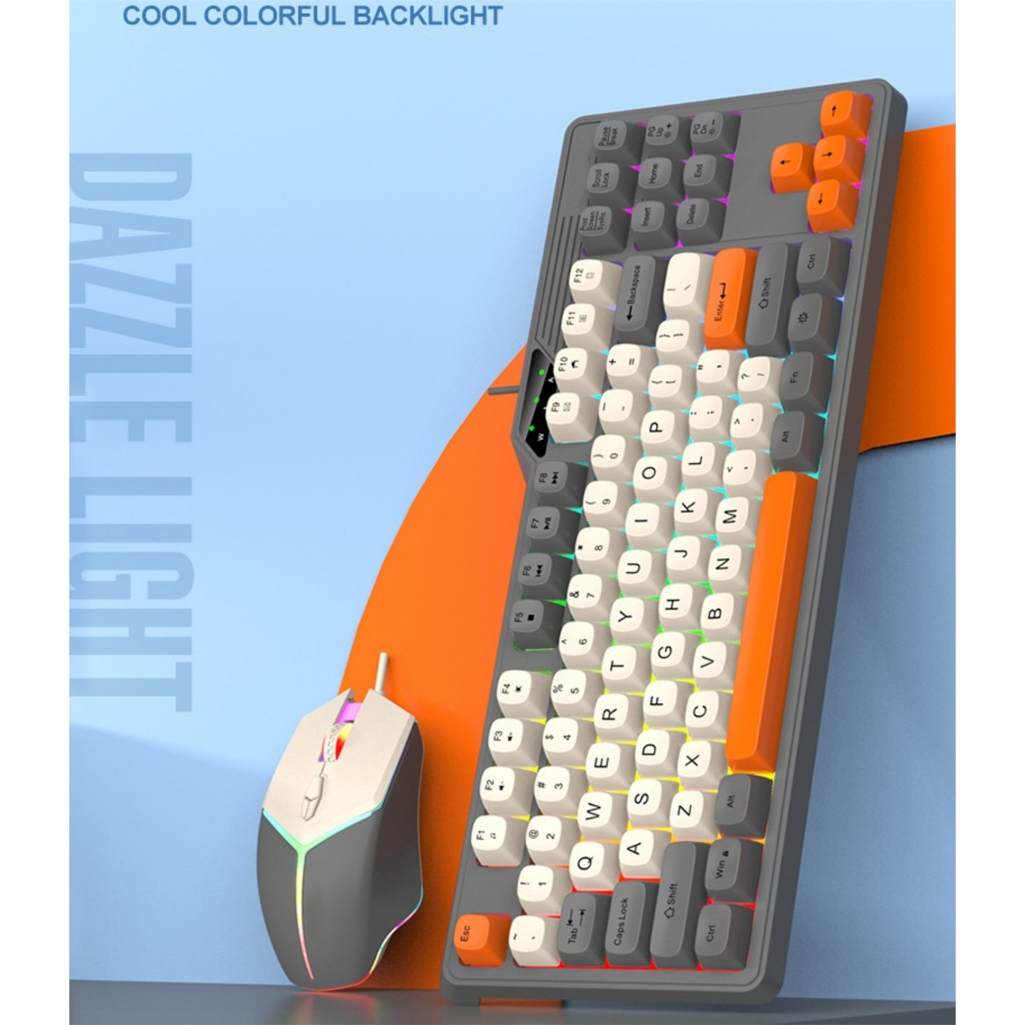 Eine Tastatur mit farbiger Hintergrundbeleuchtung und Maus.