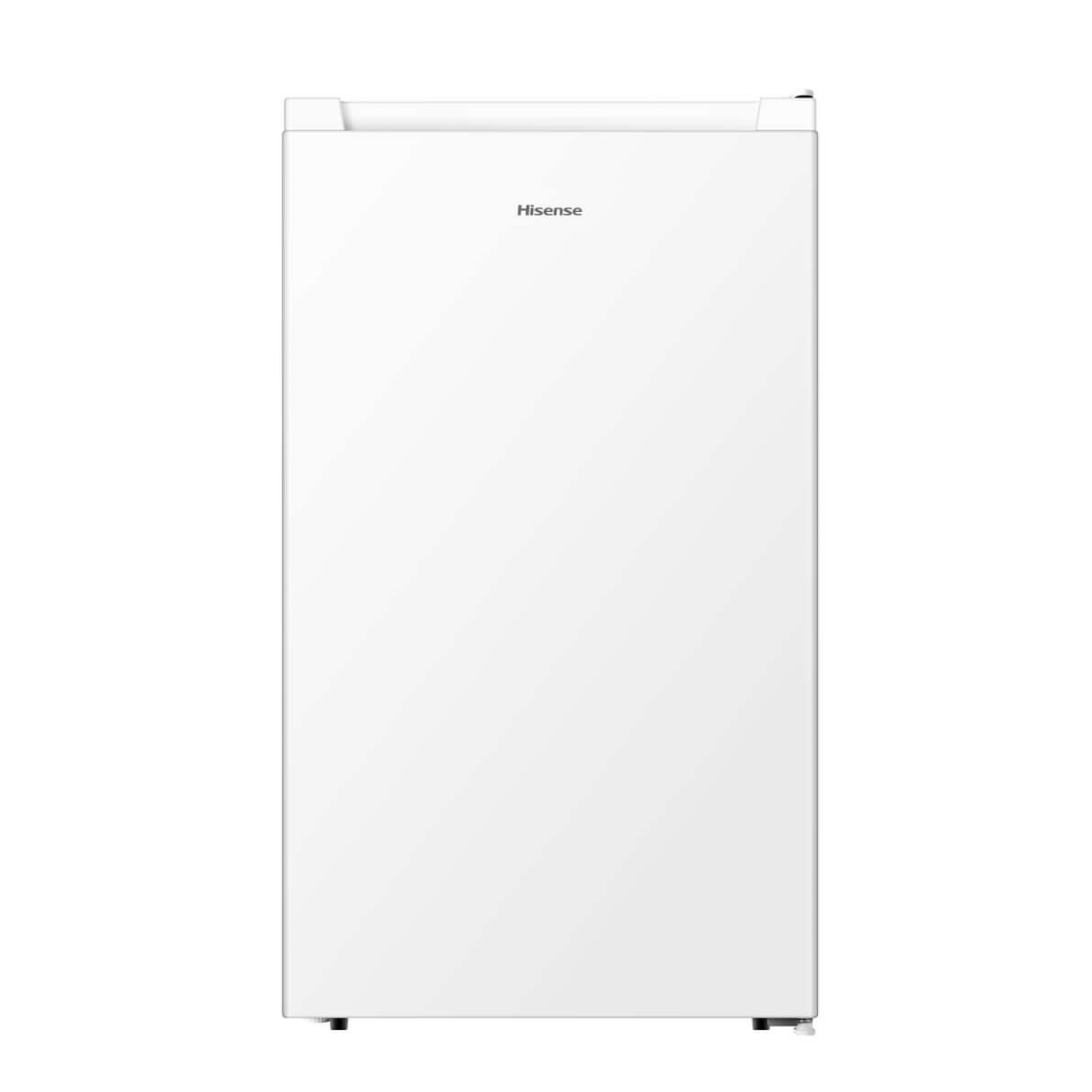 Ein weißer, freistehender Kühlschrank mit 'Hisense' auf der Vordertür.