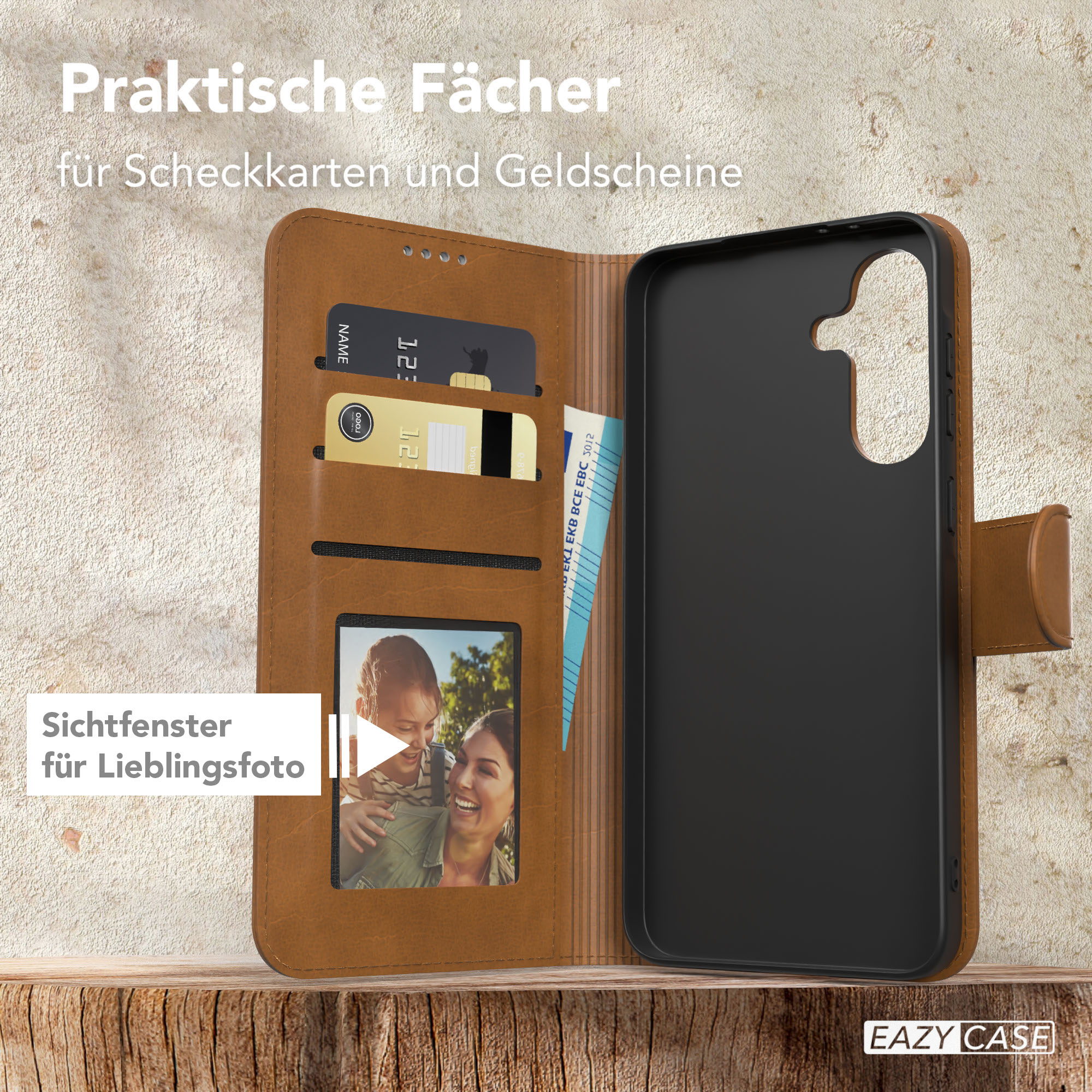Eine braune Handyhülle offen mit Karten und Foto, mit Text auf Deutsch.
