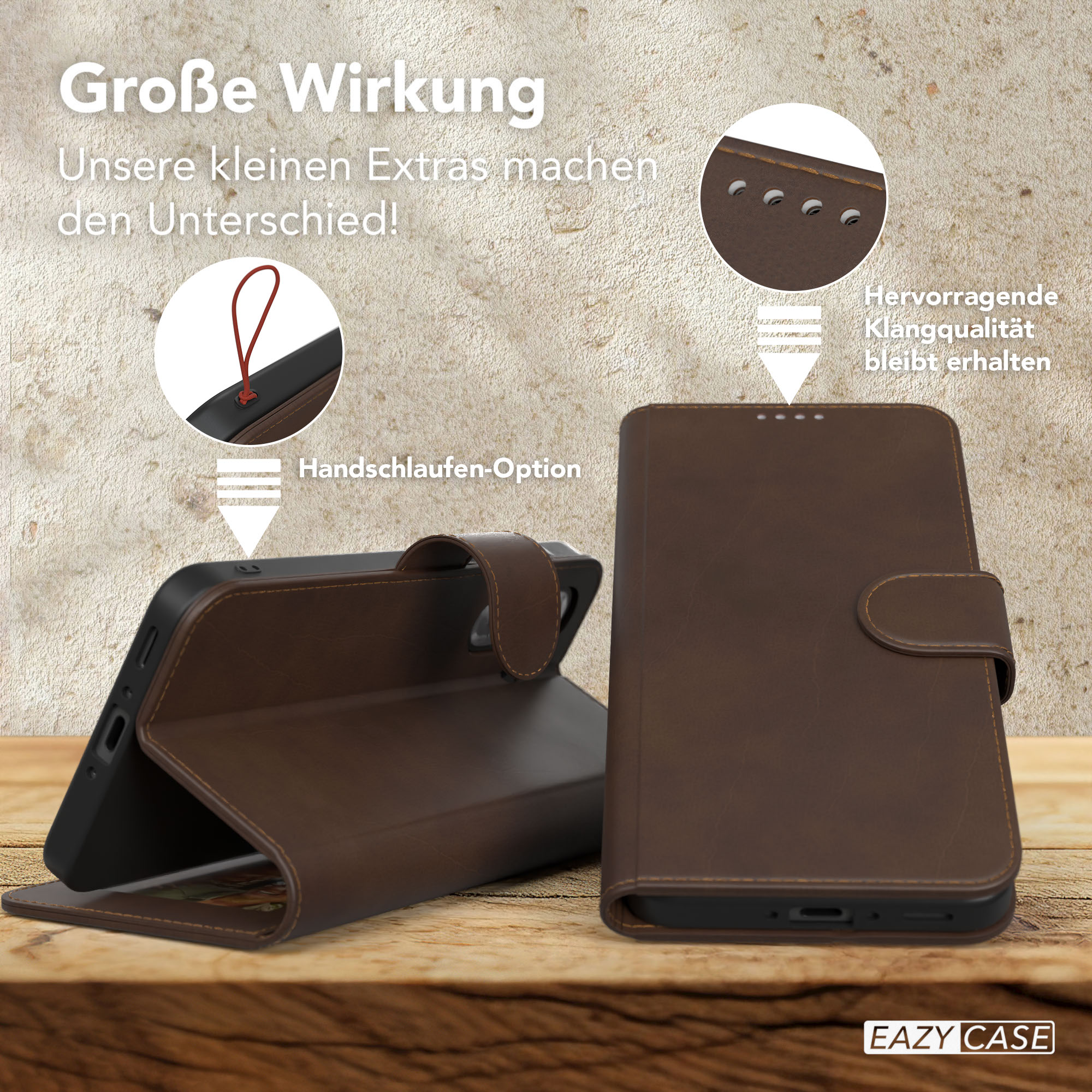 Eine braune Leder-Handyhülle ist geöffnet. Das Telefon ist darin. Details sind gezeigt.