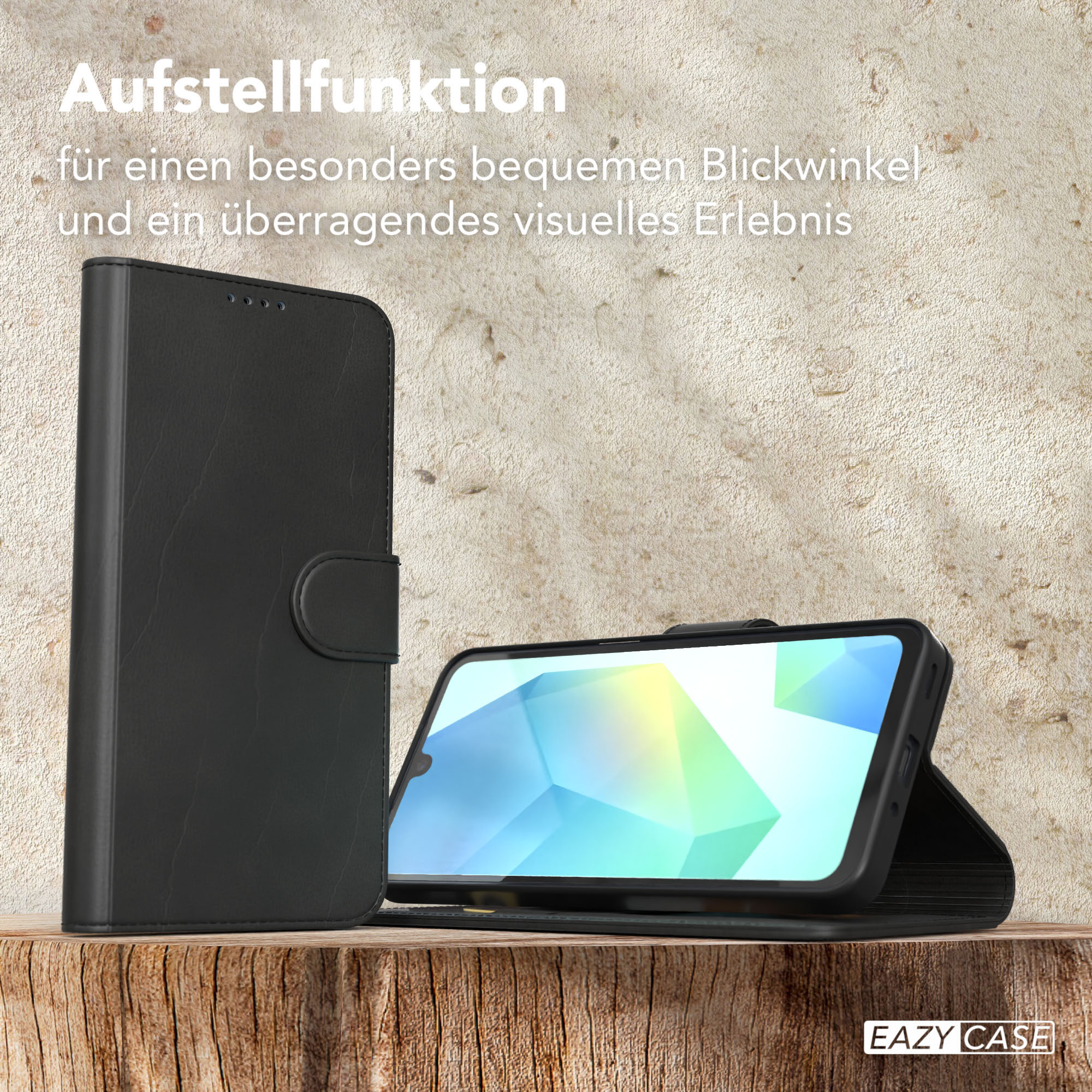 Schwarze Handyhülle mit einem Telefon darin, aufgestellt. Die Hülle und das Telefon stehen auf einer Holzoberfläche.