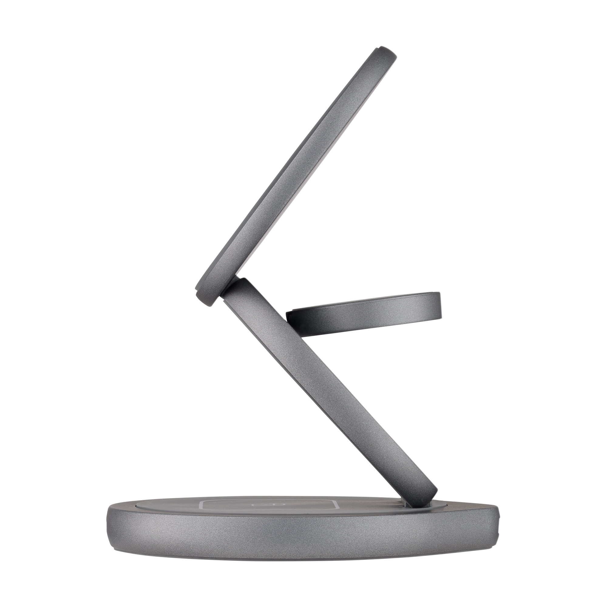 Metaliczny srebrny stojak ładujący, ustawiony pod kątem z okrągłą podstawą i górą.