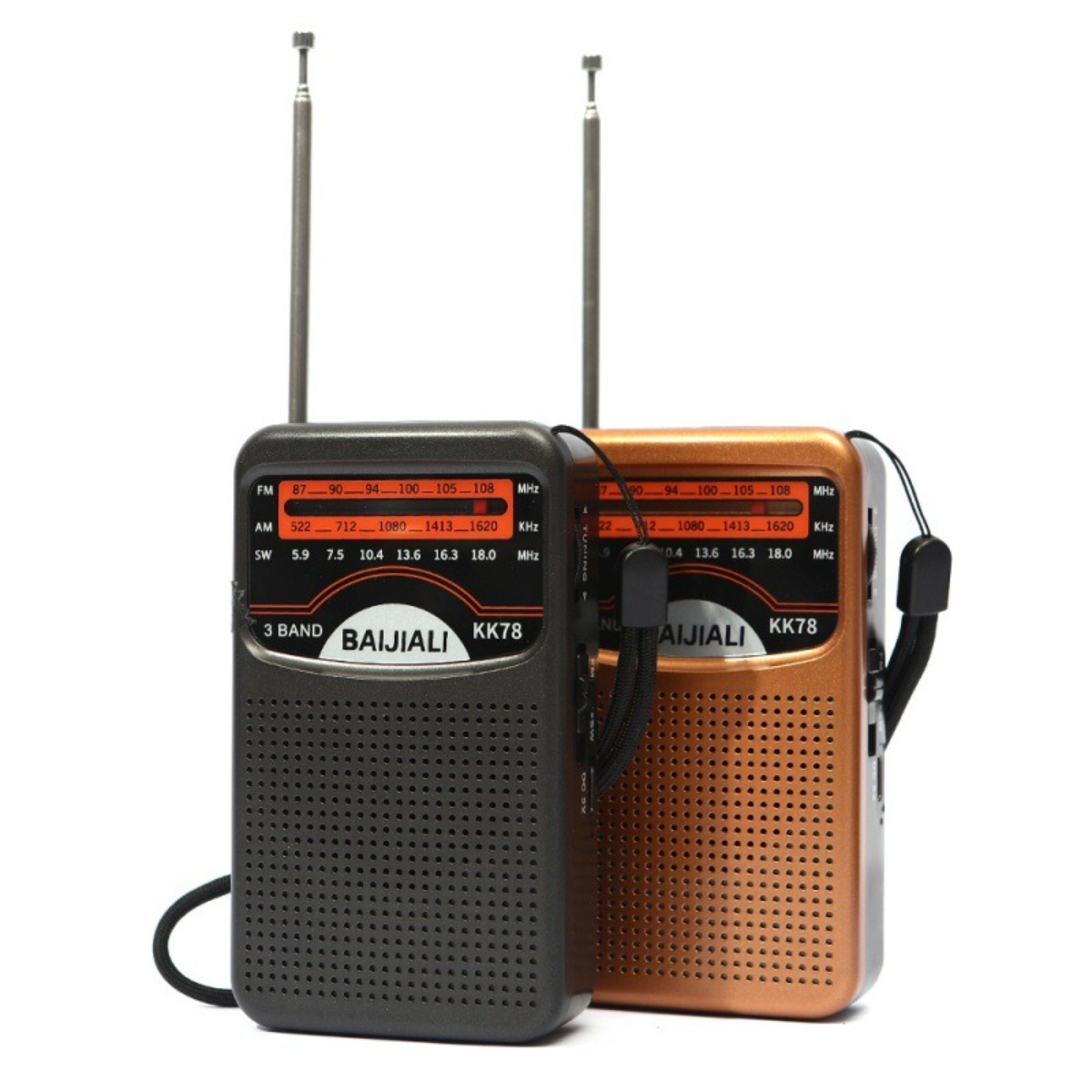 Zwei kleine tragbare Radios in Schwarz und Braun mit ausgefahrenen Antennen und Etiketten.