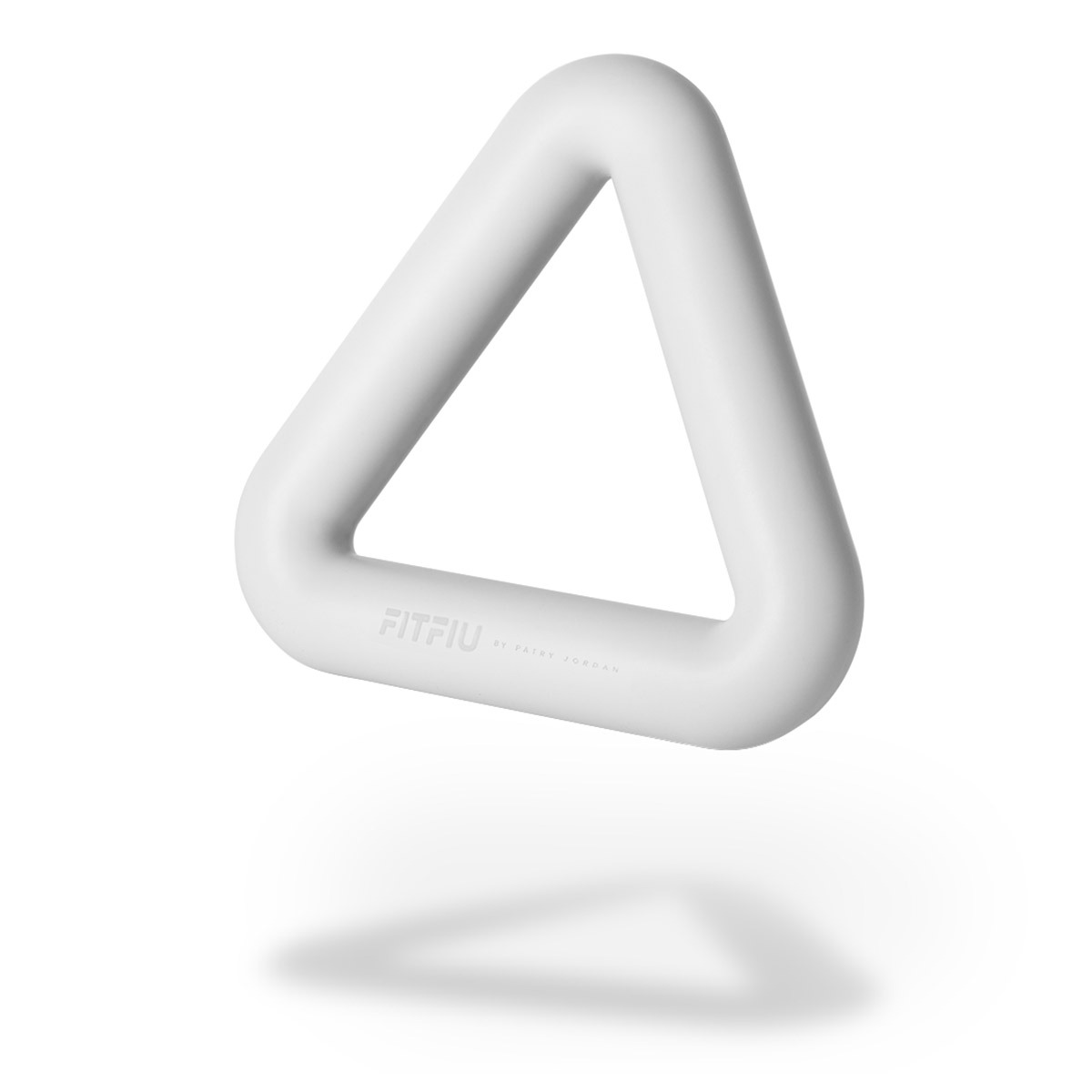 Anillo de ejercicio triangular blanco, con sombra debajo y texto FITIU by Kathy Jordan.