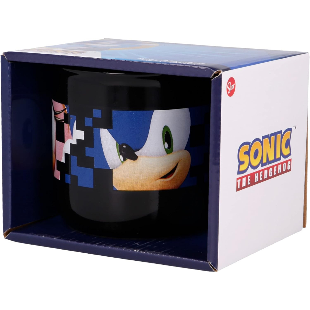 Taza de Sonic the Hedgehog dentro de una caja. La taza tiene la cara de Sonic. La caja es azul y blanca.