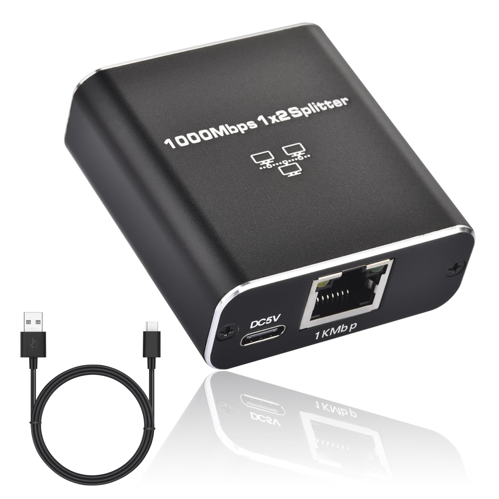 Ein schwarzer Netzwerk-Splitter mit einem USB-Kabel und einem Kabel mit USB-C-Anschluss.