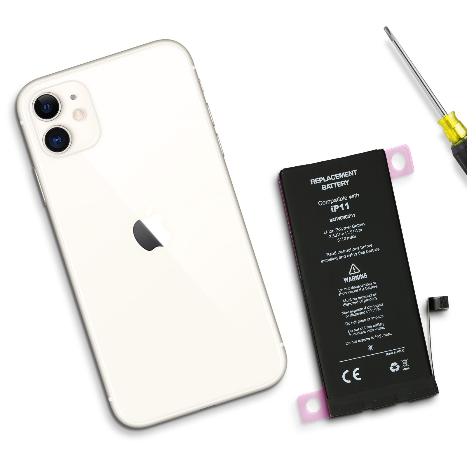 Un iPhone 11 con una batteria nuova e un cacciavite. La batteria è etichettata con avvertenze e specifiche.