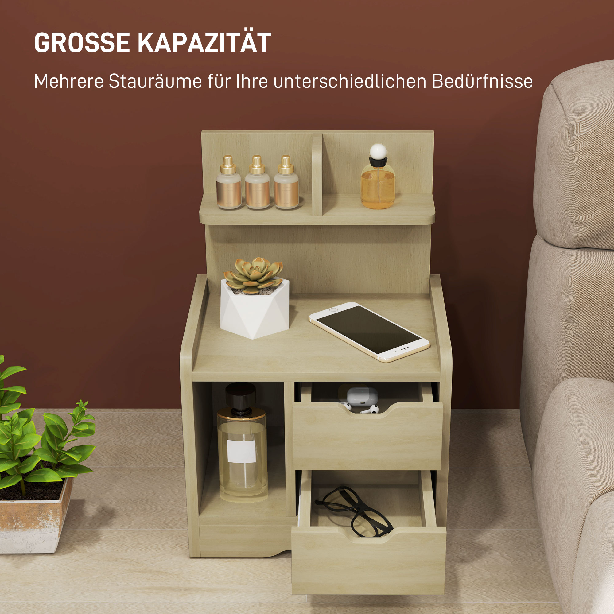 Nachttisch aus Holz mit Schubladen, Regalen und verschiedenen Gegenständen.