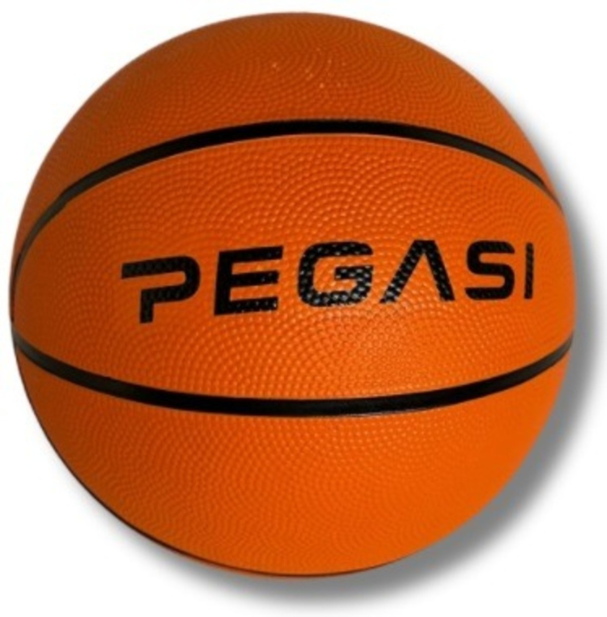 Oranje basketbal met zwarte lijnen en het woord PEGASI erop.