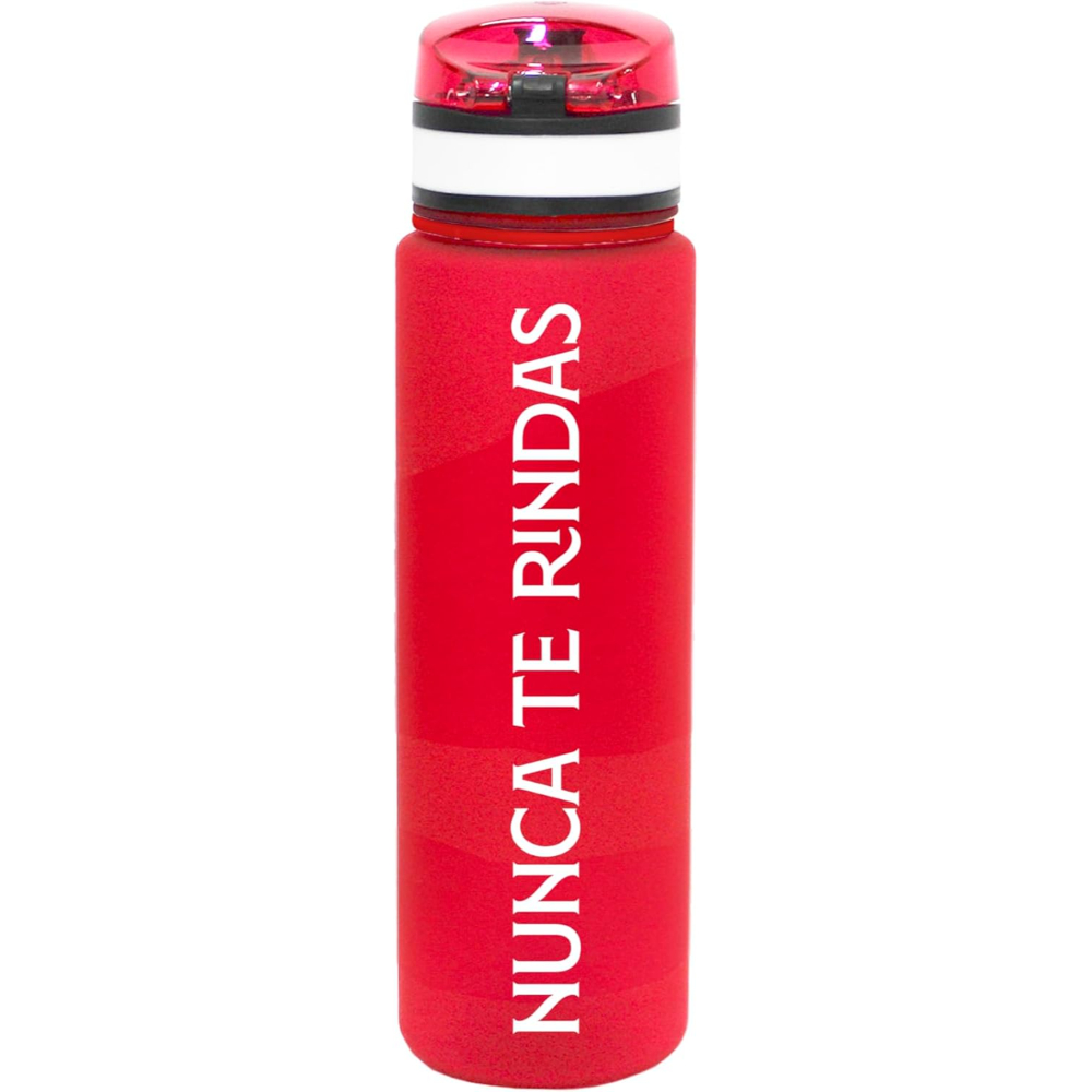Botella de agua roja con 'NUNCA TE RINDAS' en texto blanco. Tapa negra.